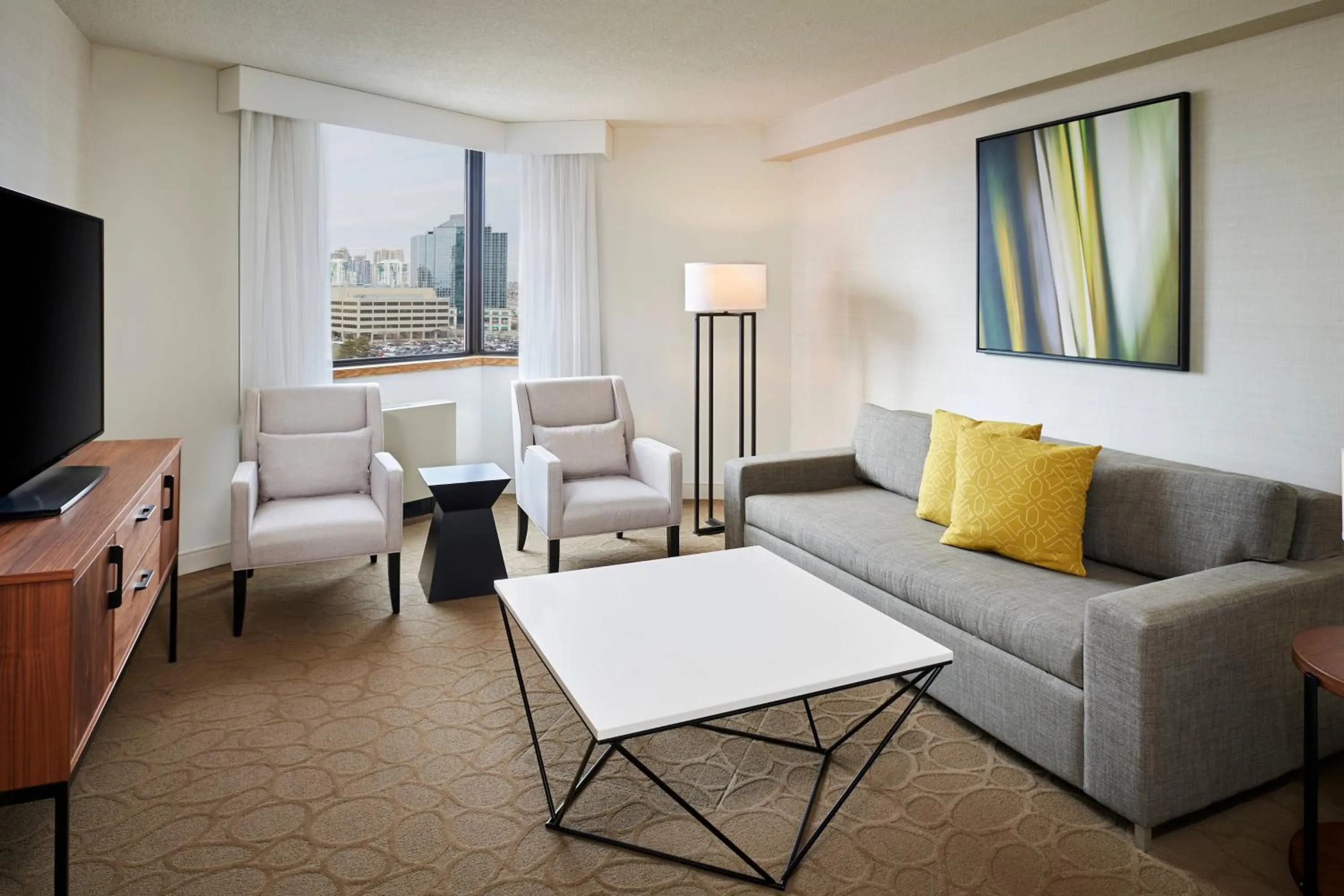 Living room in Delta Hotels by Marriott Toronto Mississauga