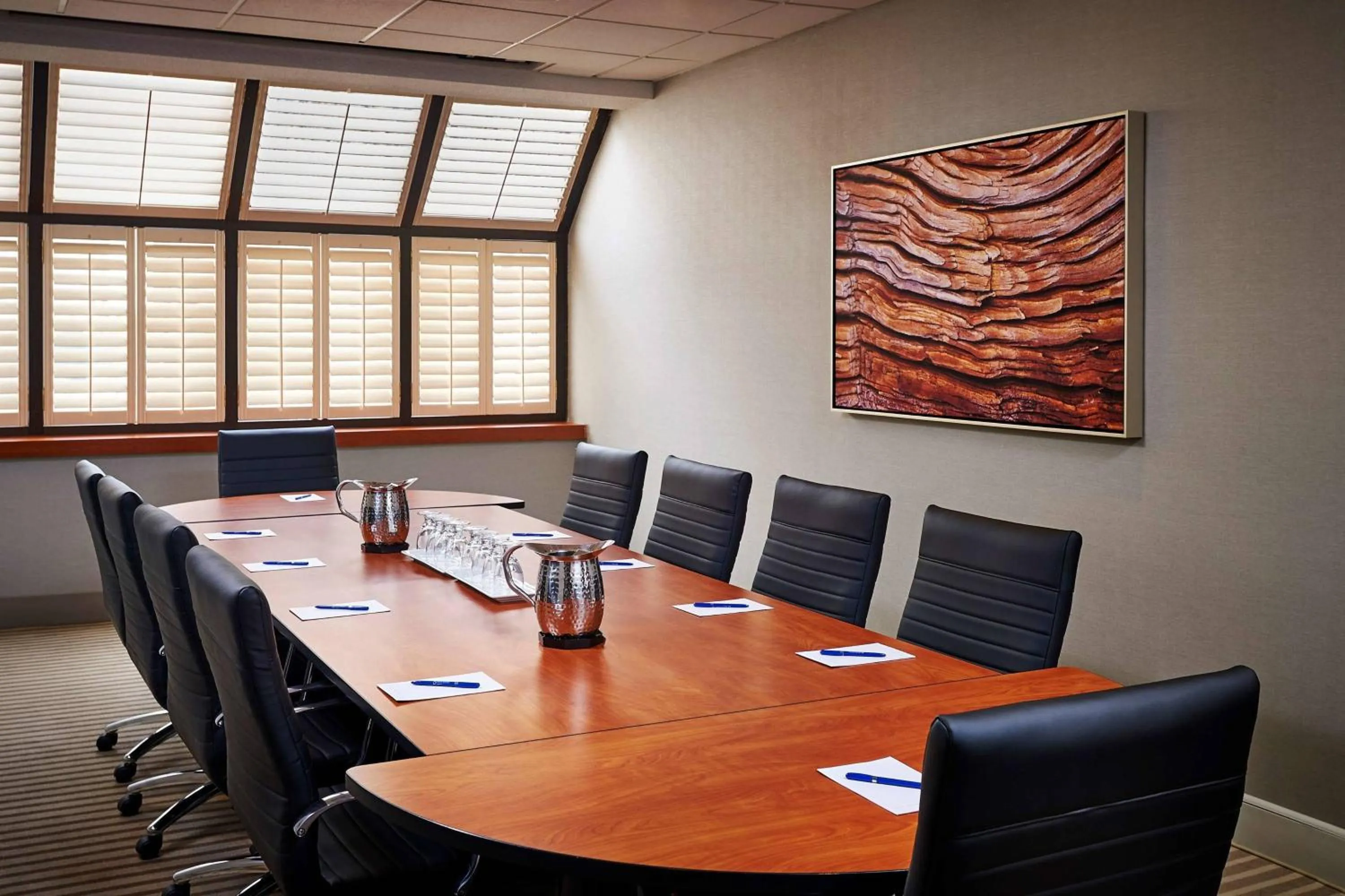 Meeting/conference room in Delta Hotels by Marriott Toronto Mississauga