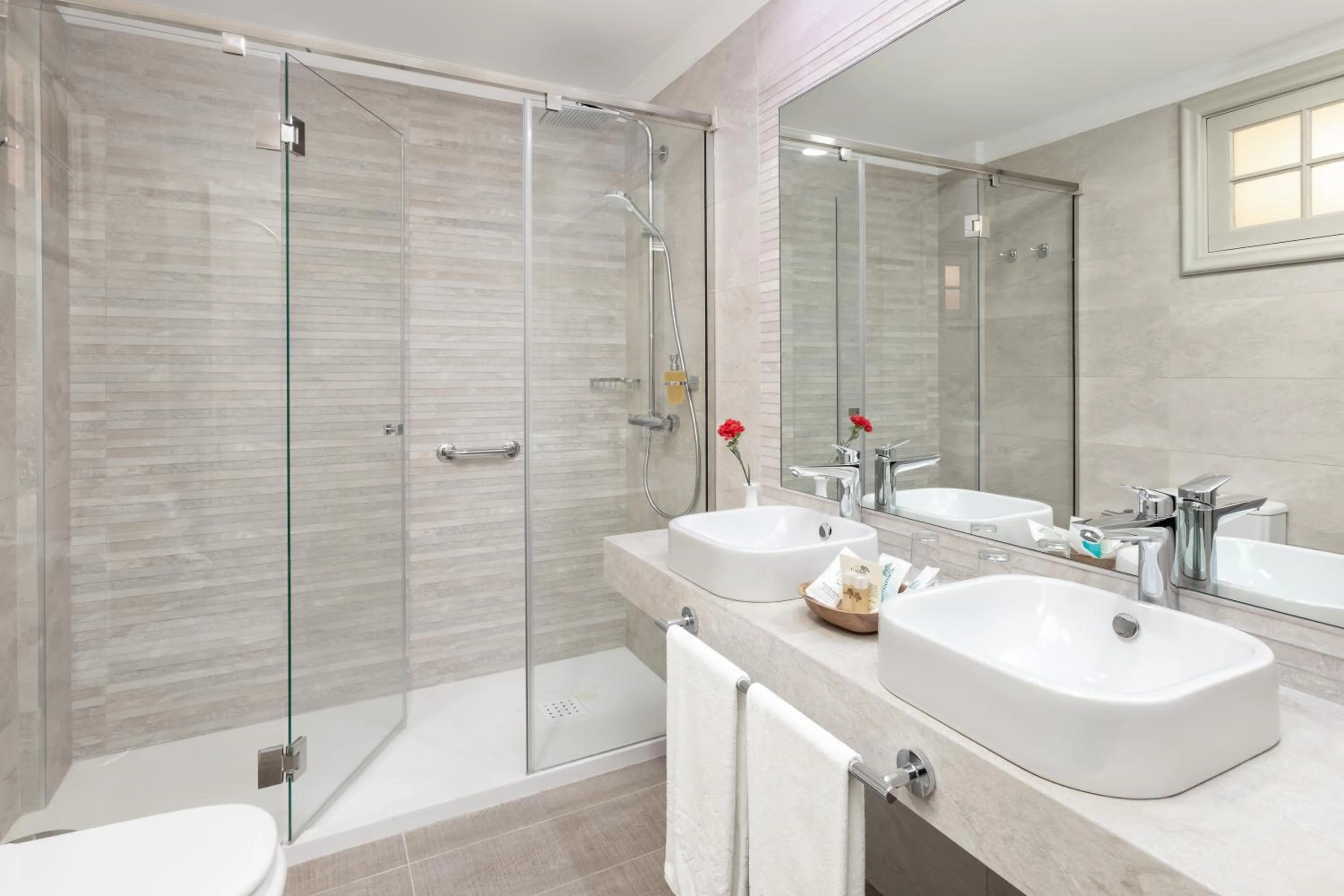 Bathroom in Hotel RIU Garoé