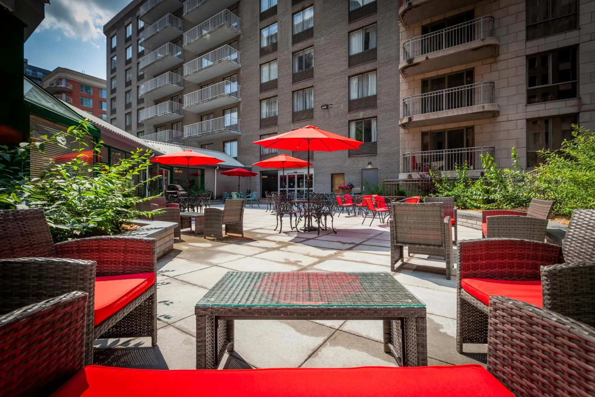 Balcony/Terrace in Le Nouvel Hotel