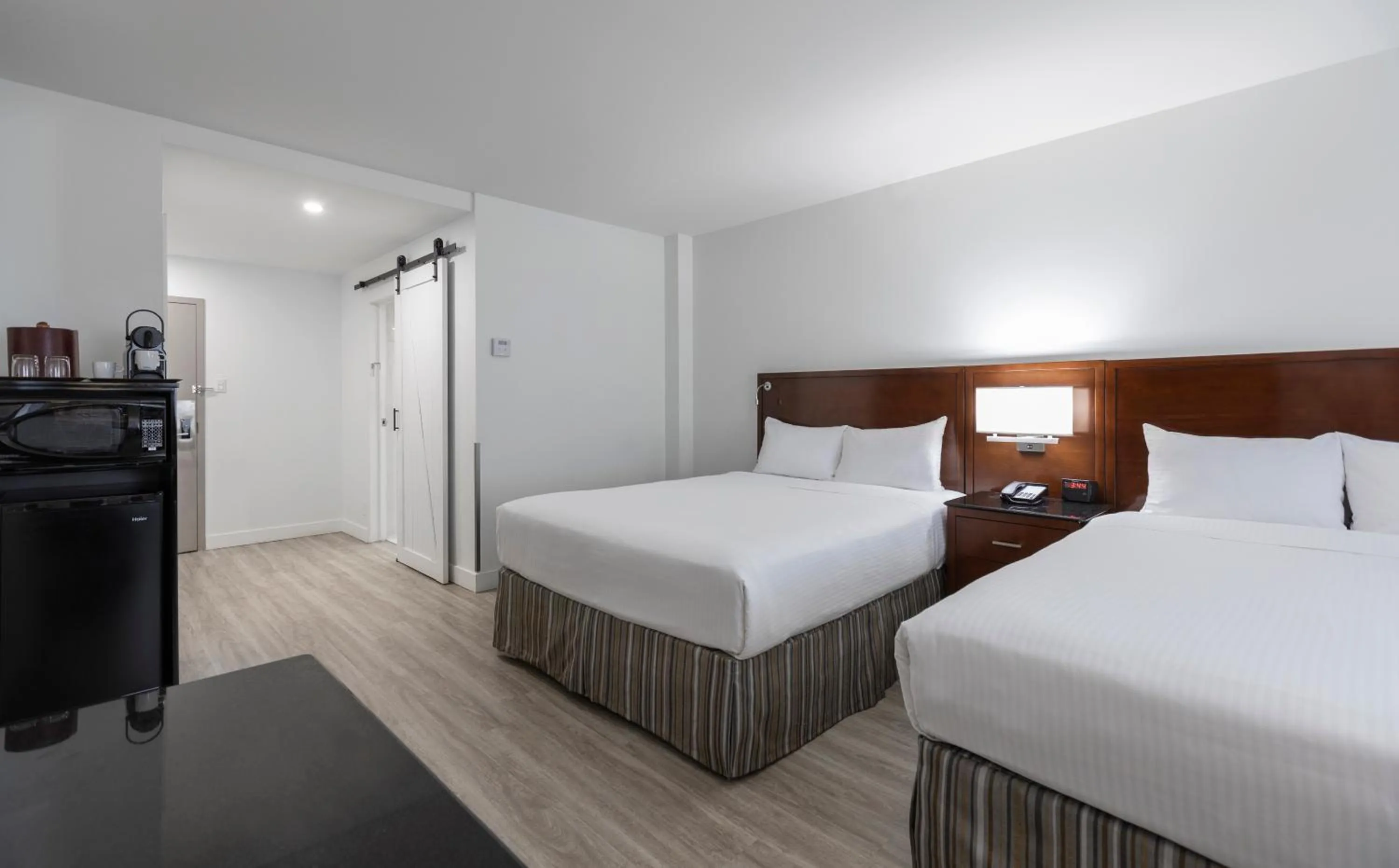 Bedroom, Bed in Le Nouvel Hotel