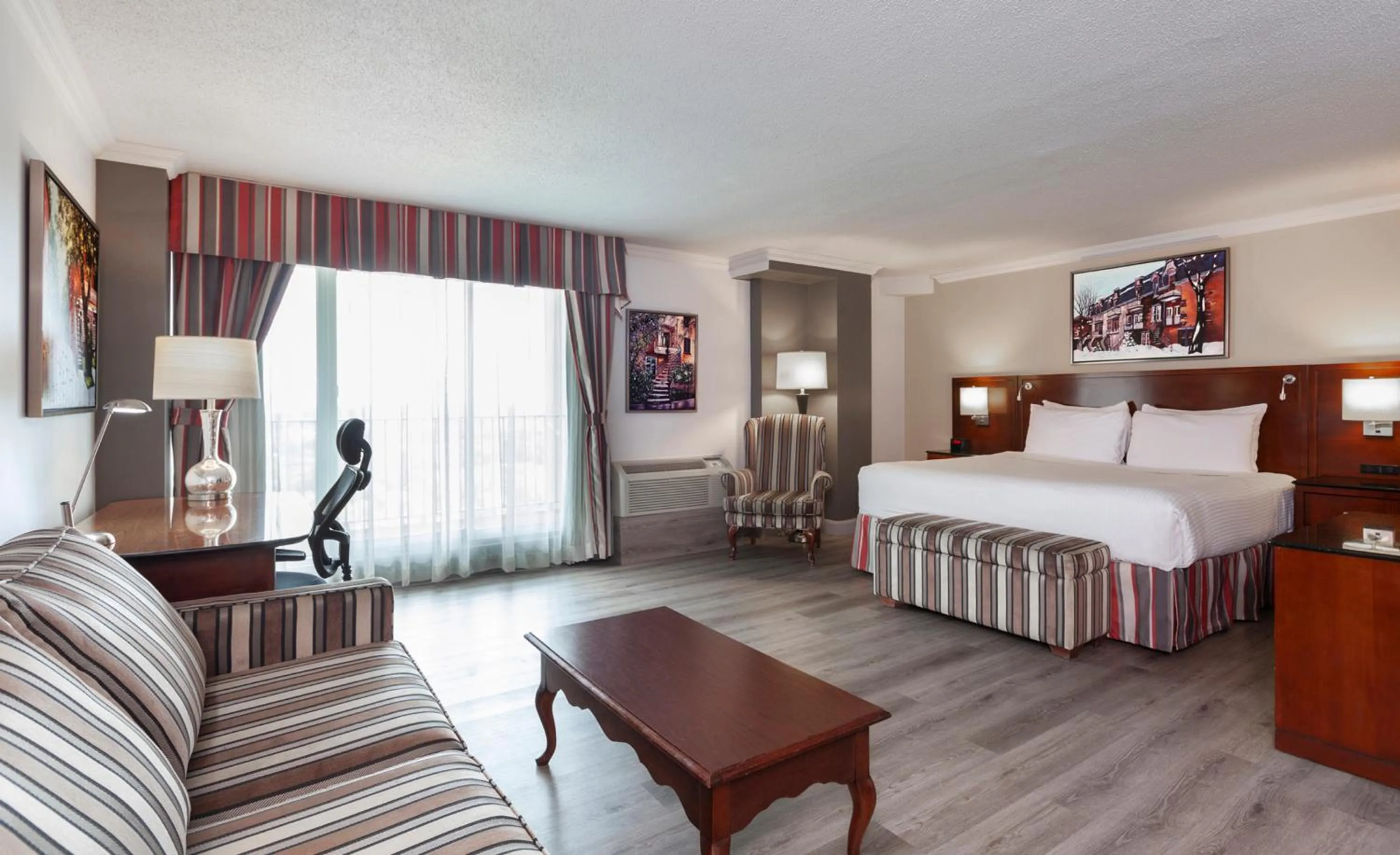 Bedroom, Bed in Le Nouvel Hotel