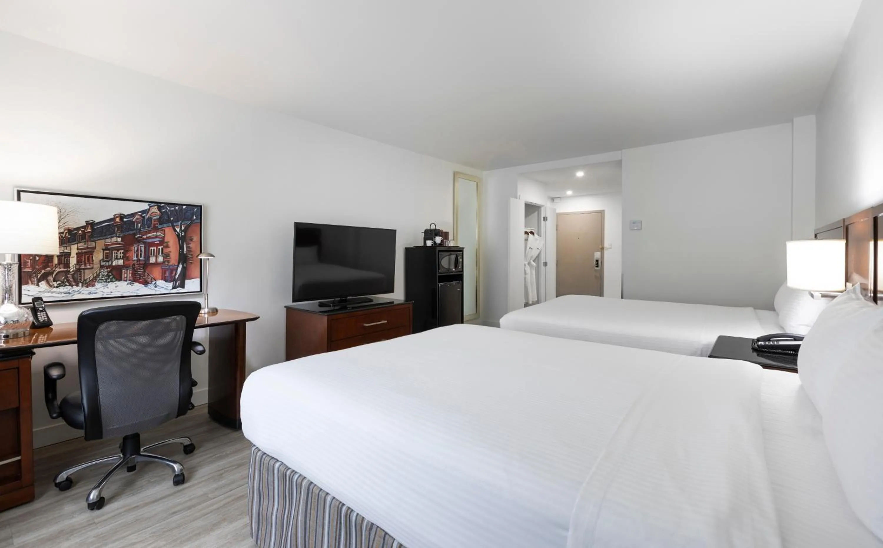 Bedroom, Bed in Le Nouvel Hotel