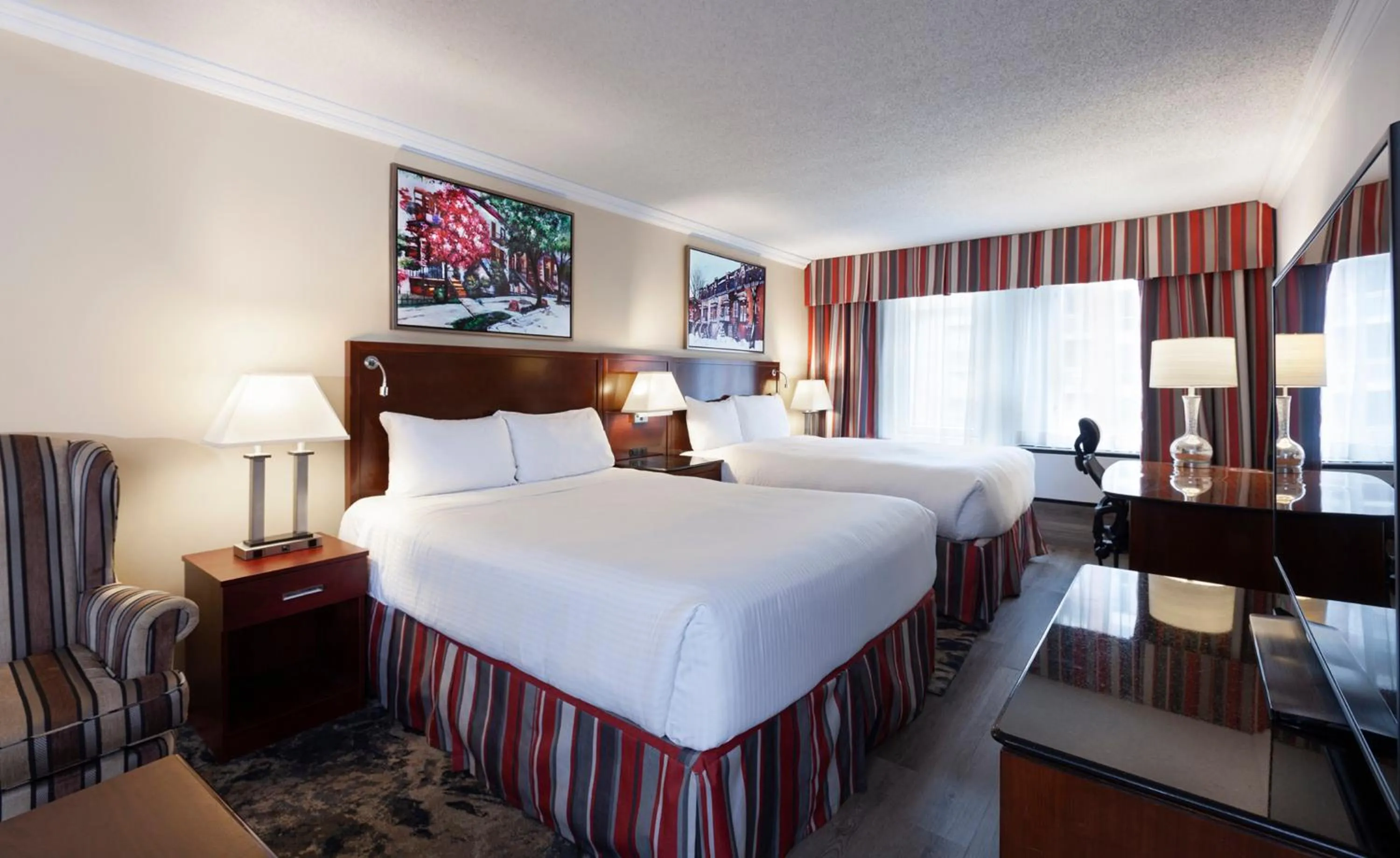 Bed in Le Nouvel Hotel