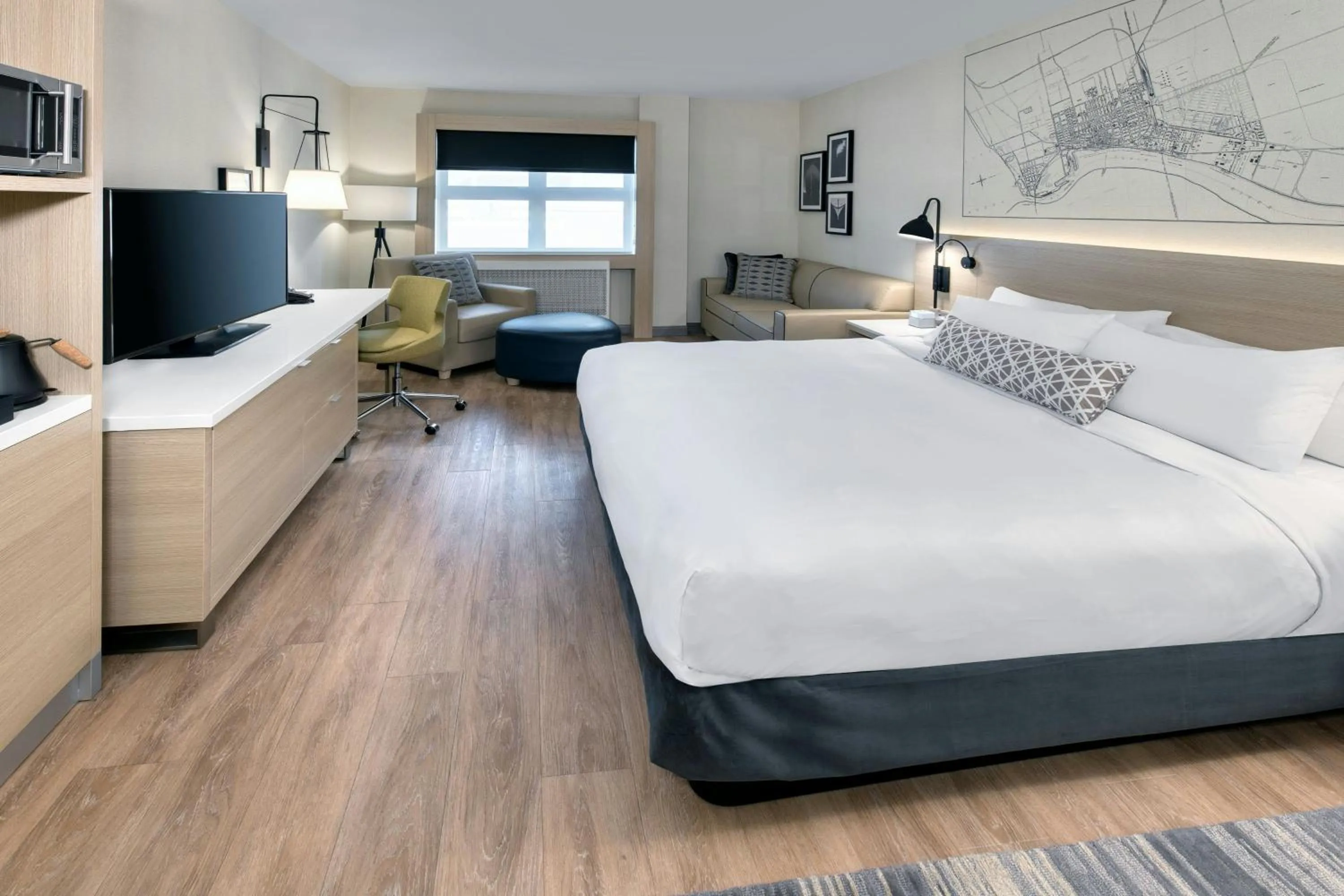 Photo of the whole room, Bed in The Insignia Hotel, Sarnia, a Tribute Portfolio Hotel