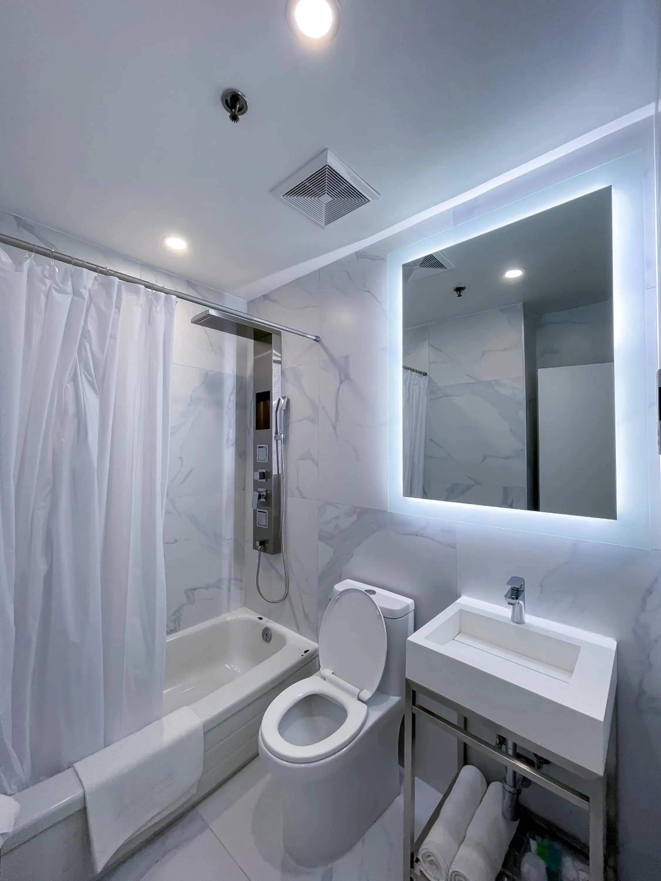 Shower in Hotel Saint-Andre