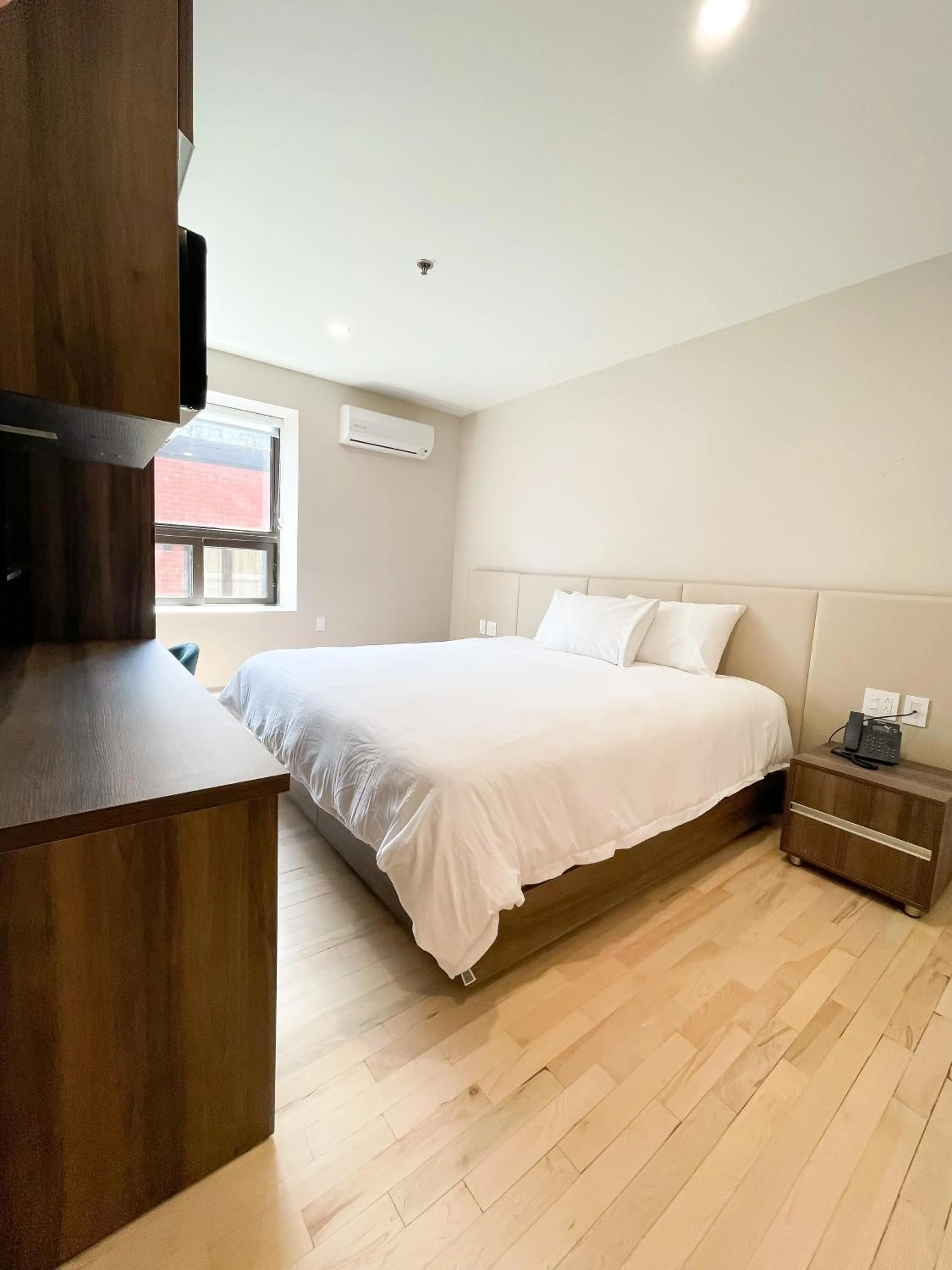 Photo of the whole room in Hotel Saint-Andre