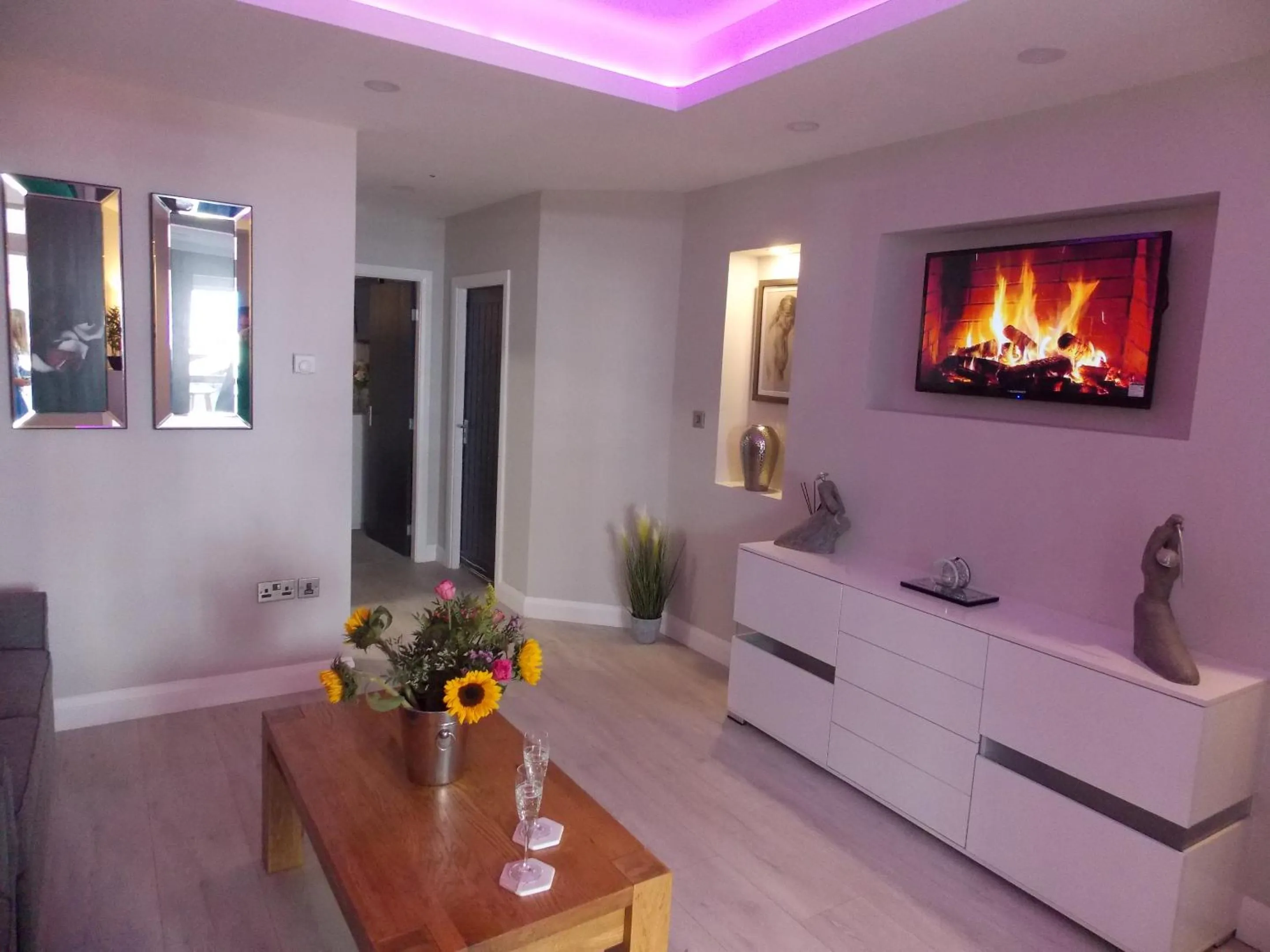 Living room in Eden Suite Sasco Apartments