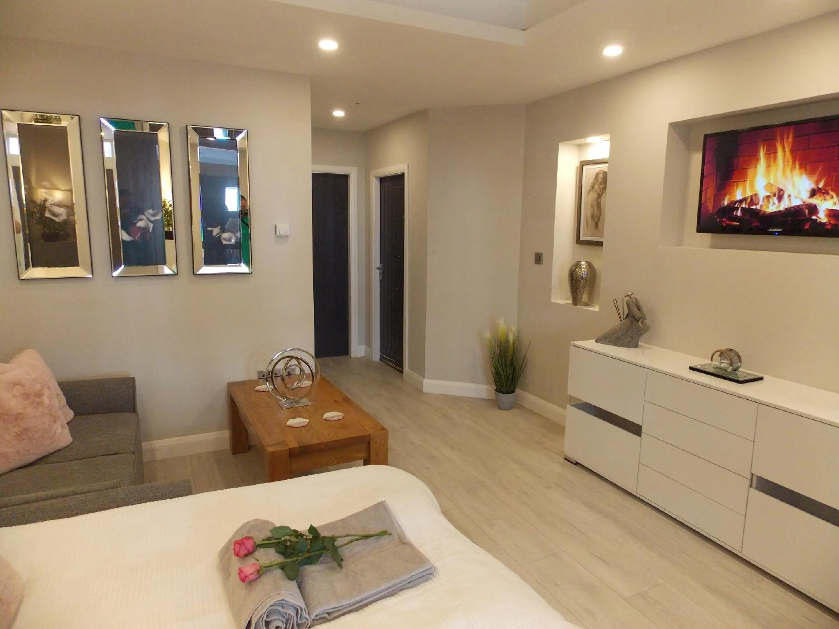 Living room in Eden Suite Sasco Apartments