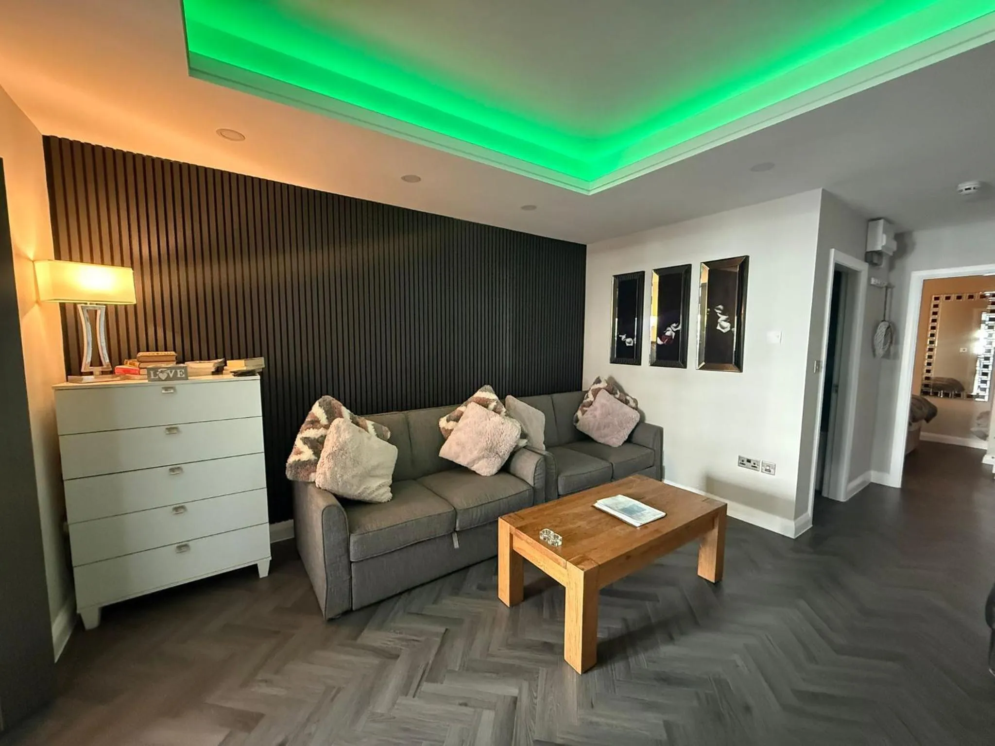 Living room in Eden Suite Sasco Apartments