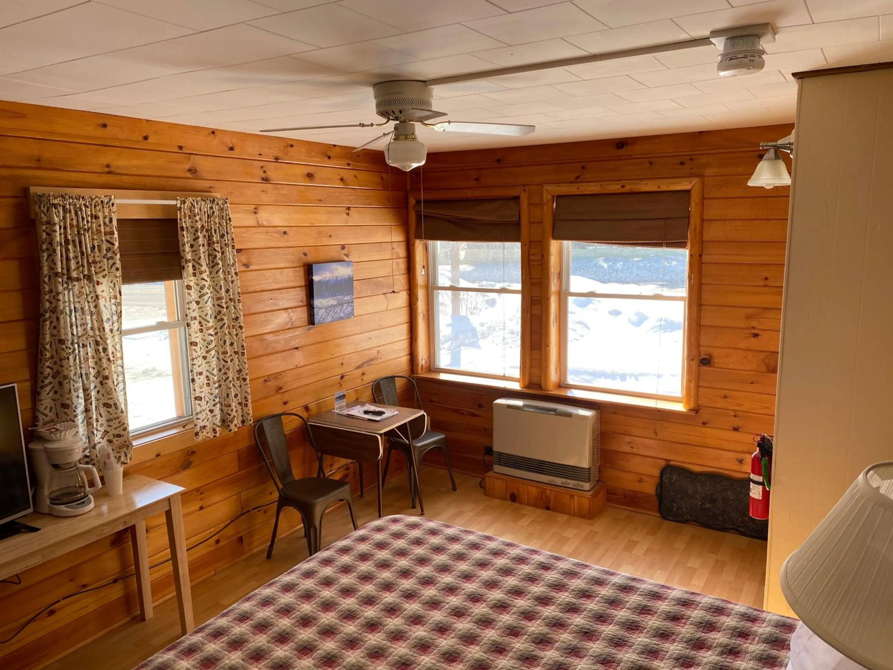 Seating area in Mountain View Motel & Campground