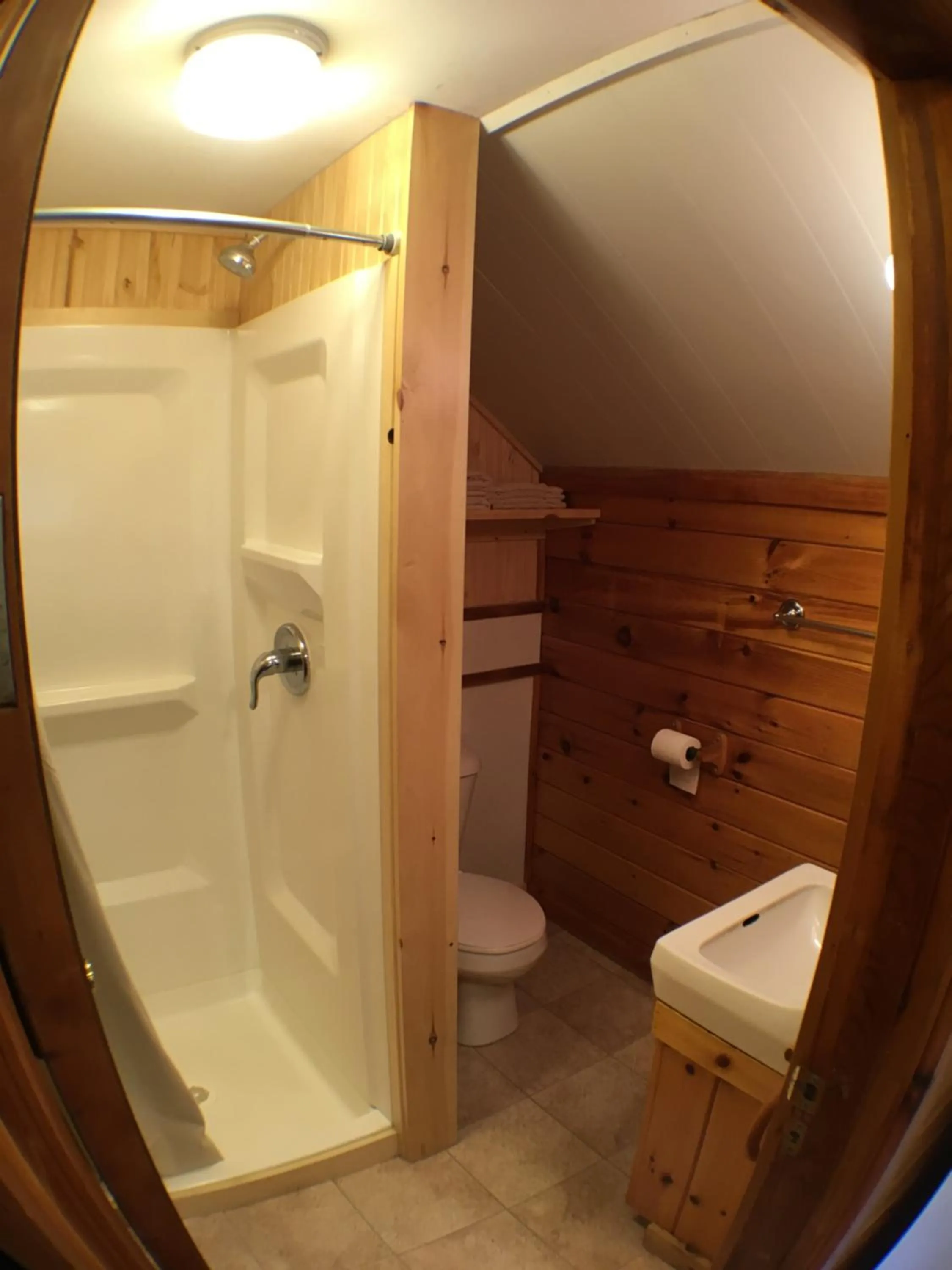 Bathroom in Mountain View Motel & Campground