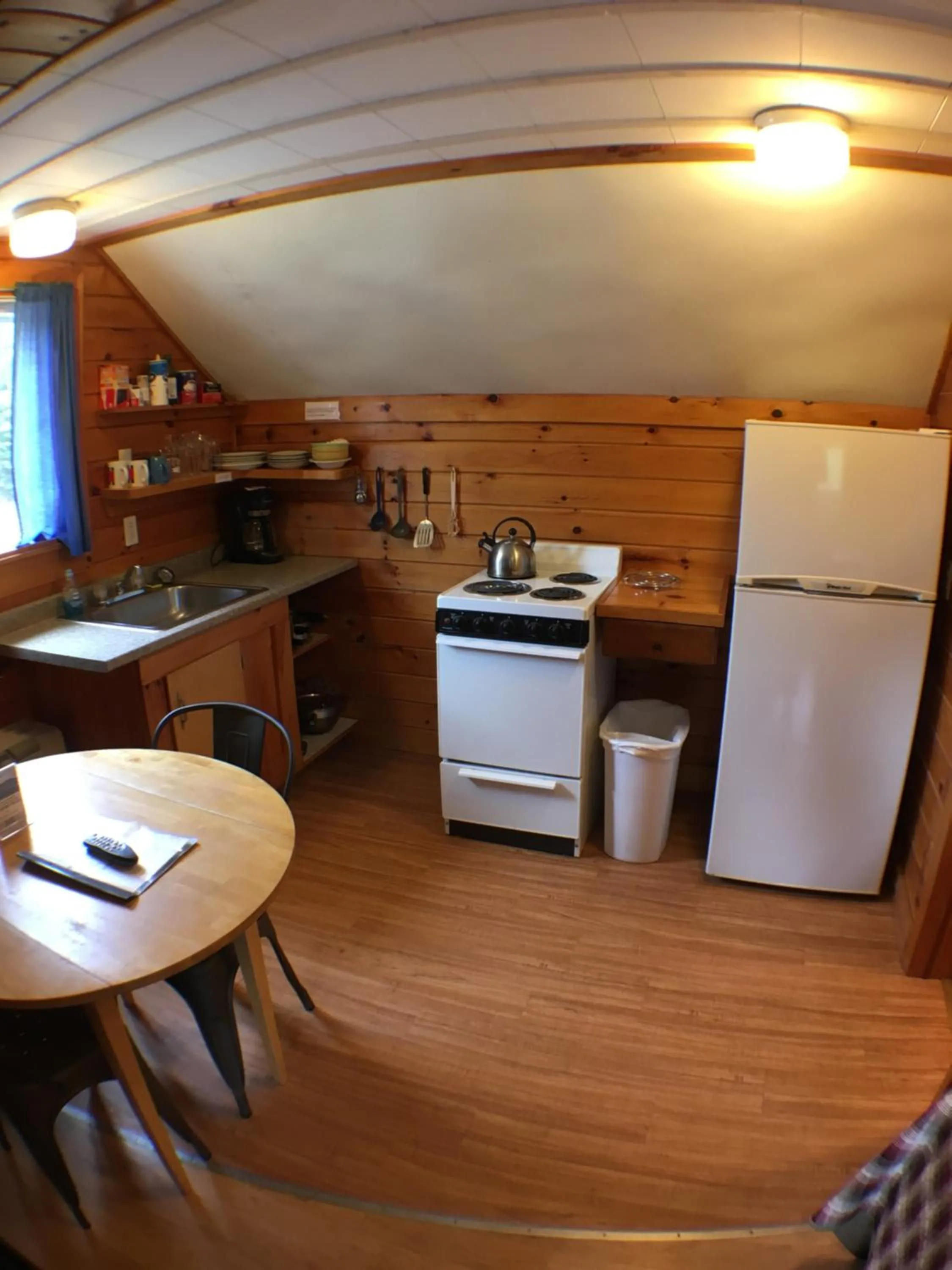 Kitchen or kitchenette in Mountain View Motel & Campground