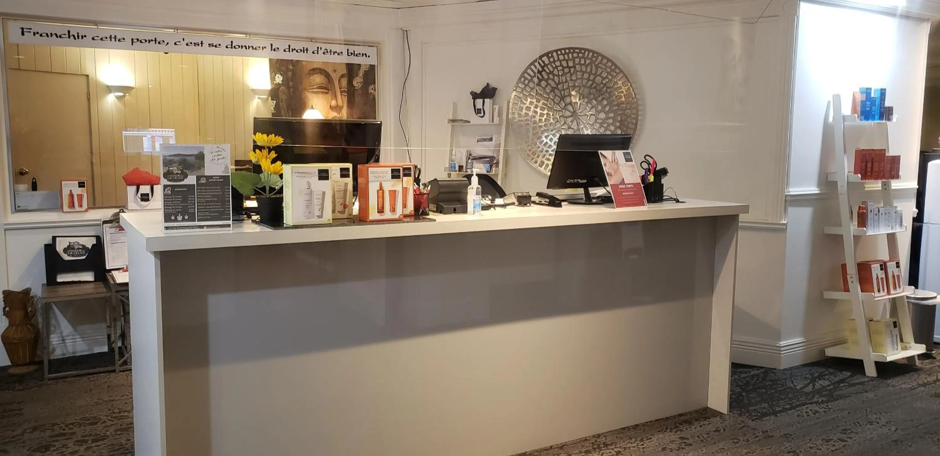 Spa and wellness centre/facilities in Le Manoir du Lac Delage