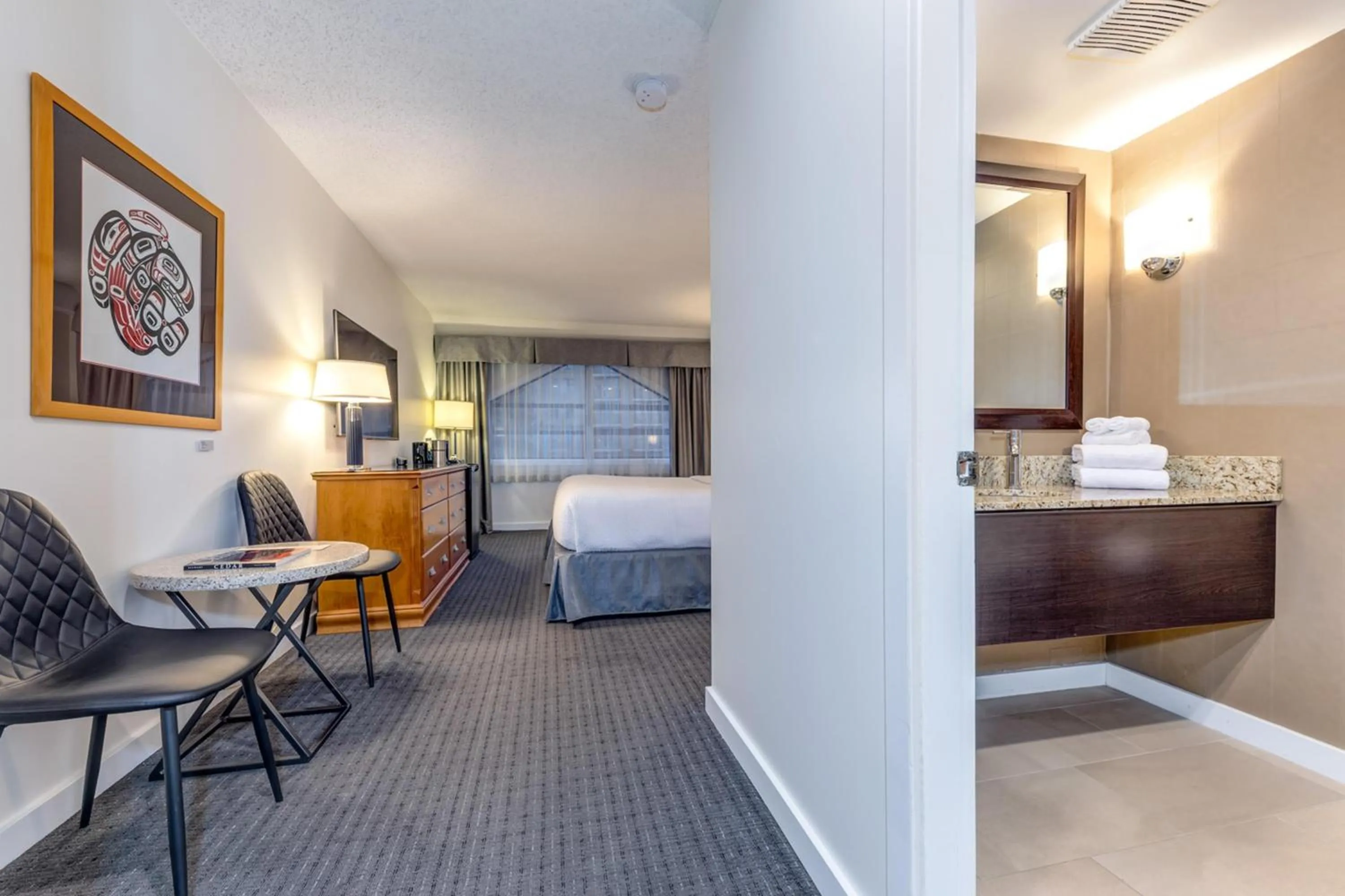 Bedroom, Bed in Listel Whistler, a Coast Hotel