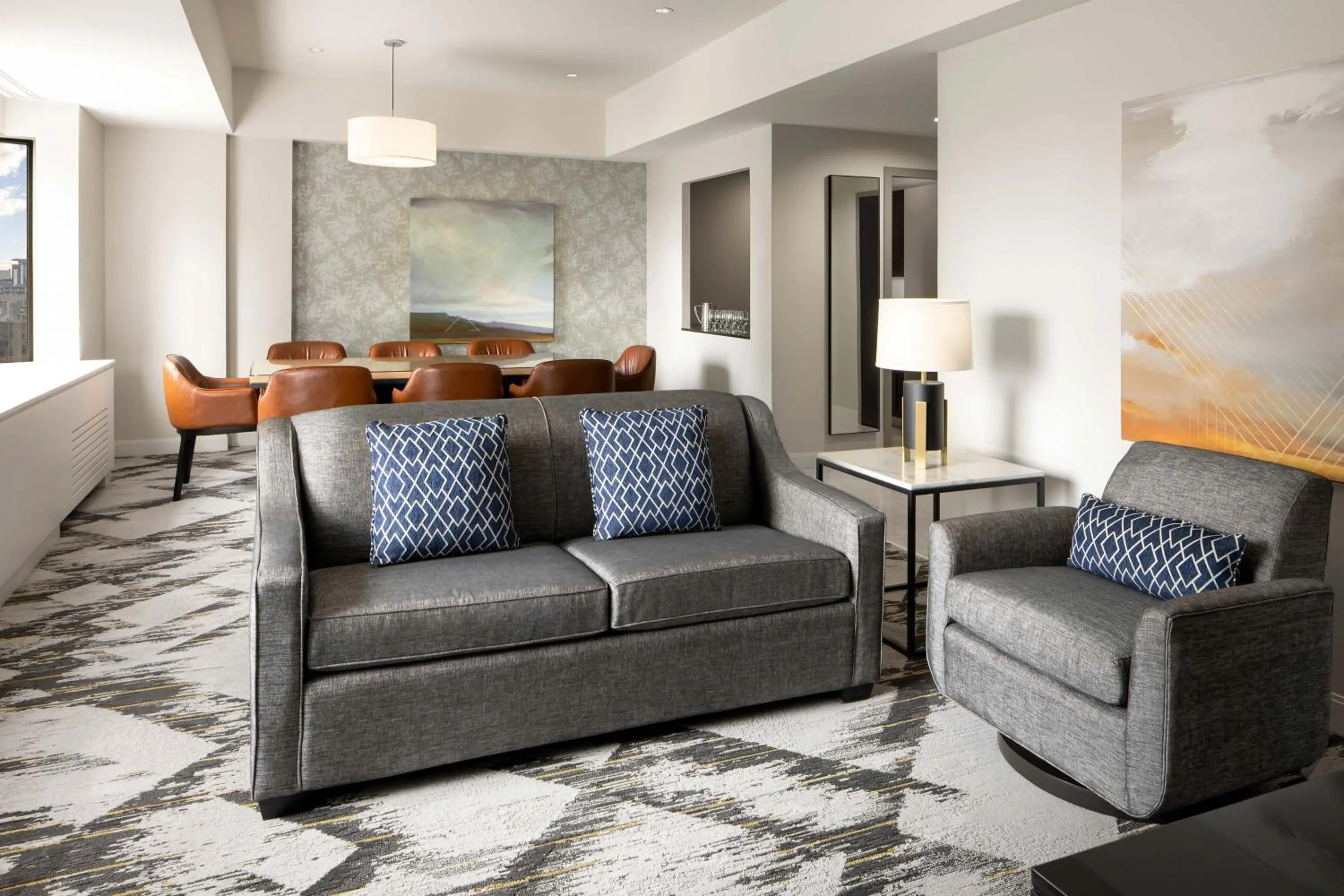 Living room in Le Centre Sheraton Montreal Hotel