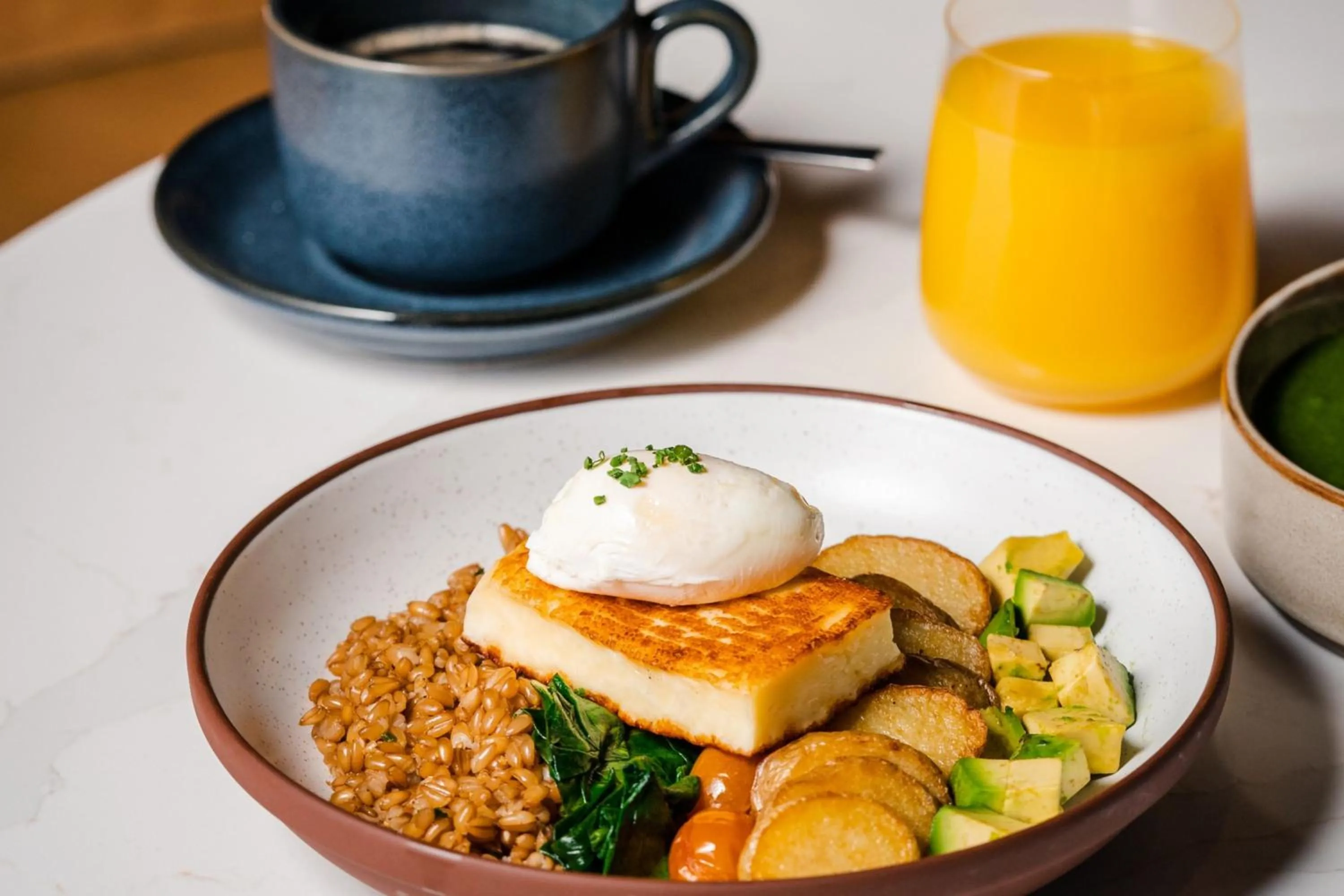 Restaurant/places to eat in Le Centre Sheraton Montreal Hotel