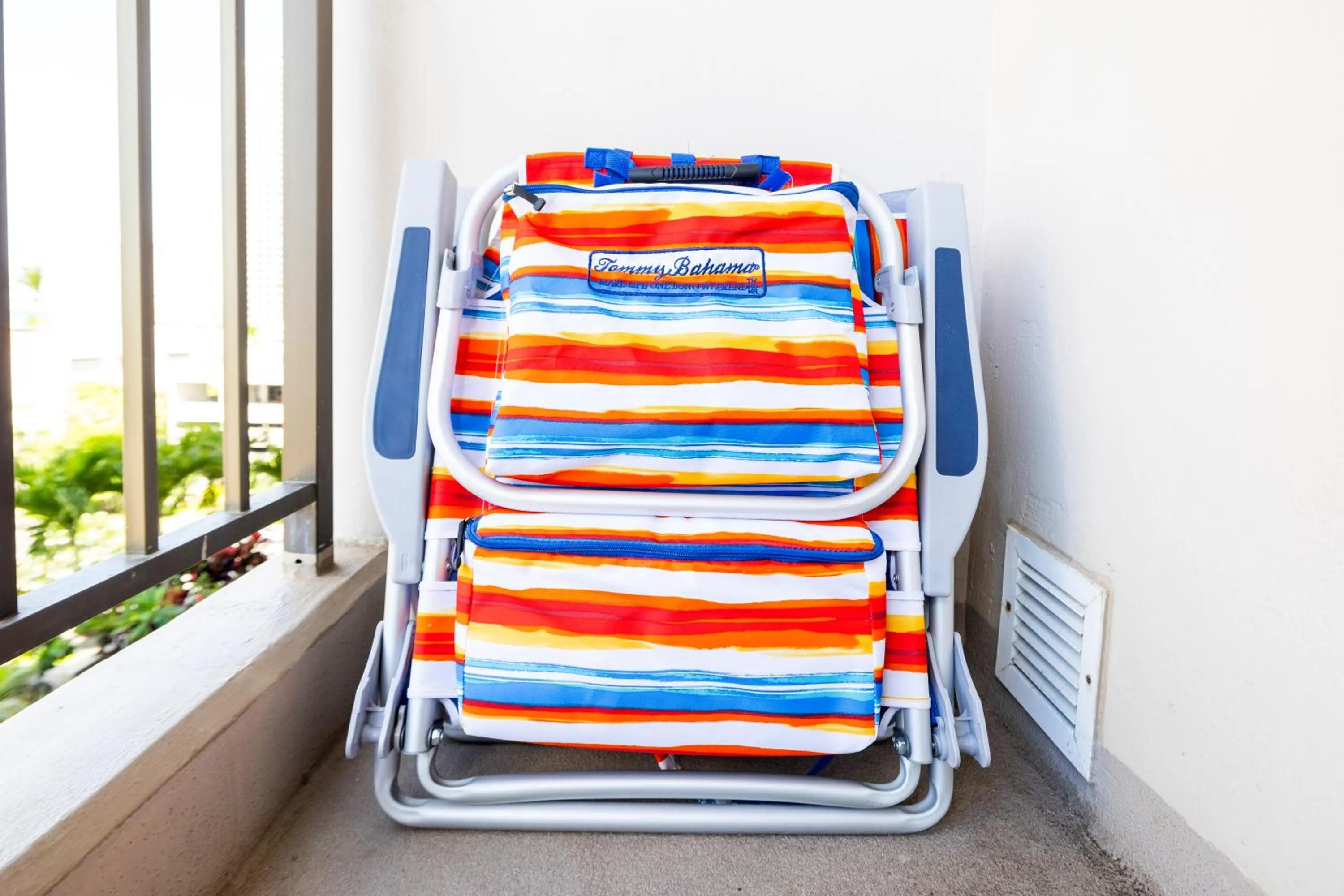 Beach in Diamond Head View Close to Waikiki Beach with Parking