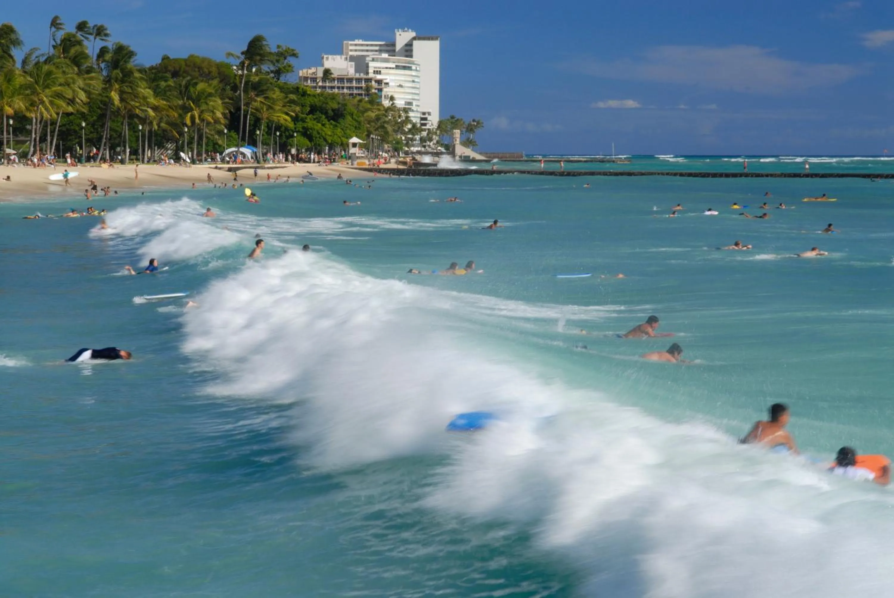 Beach in Diamond Head View Close to Waikiki Beach with Parking