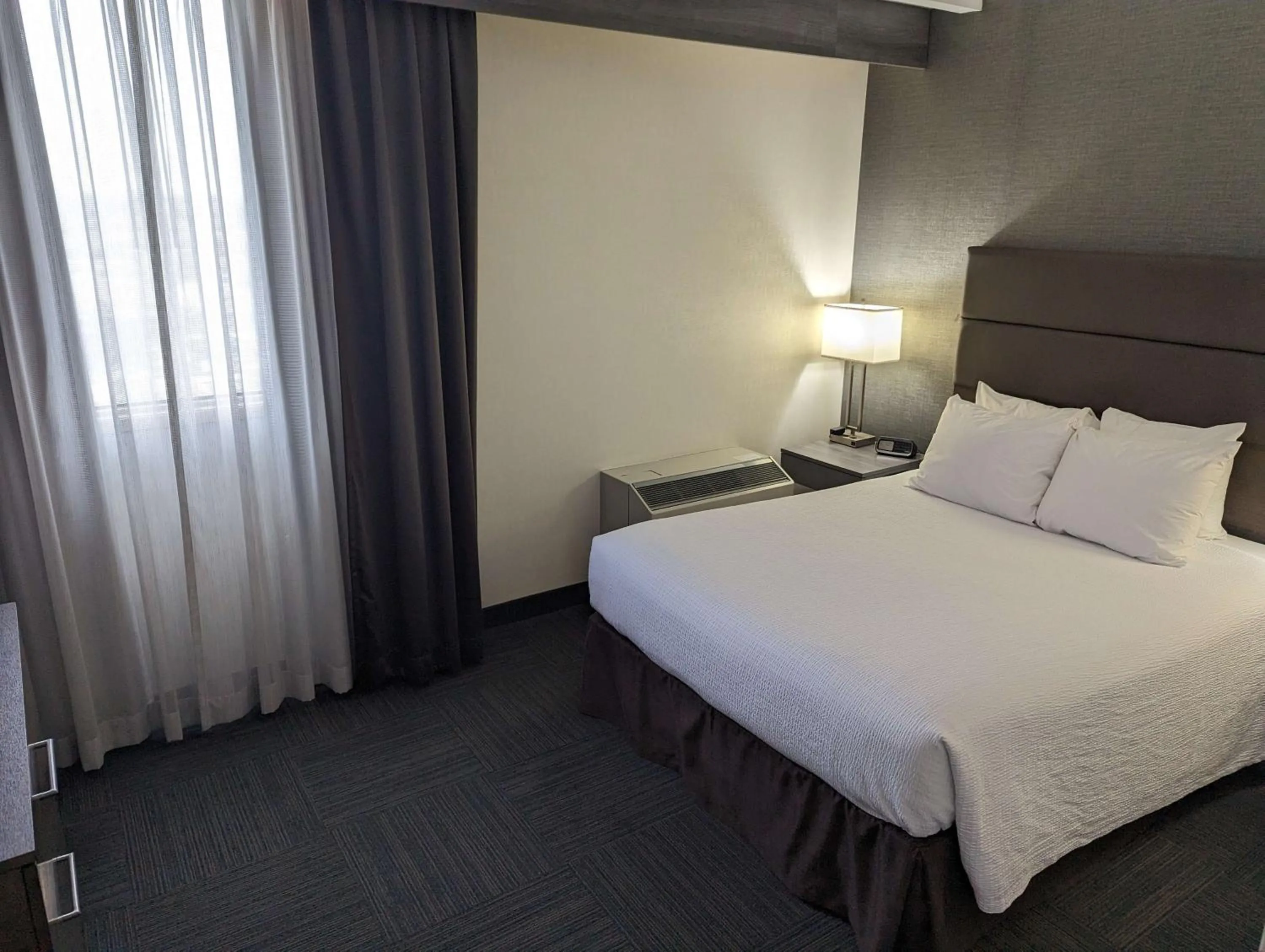 Bedroom, Bed in Best Western Plus Toronto Airport Hotel