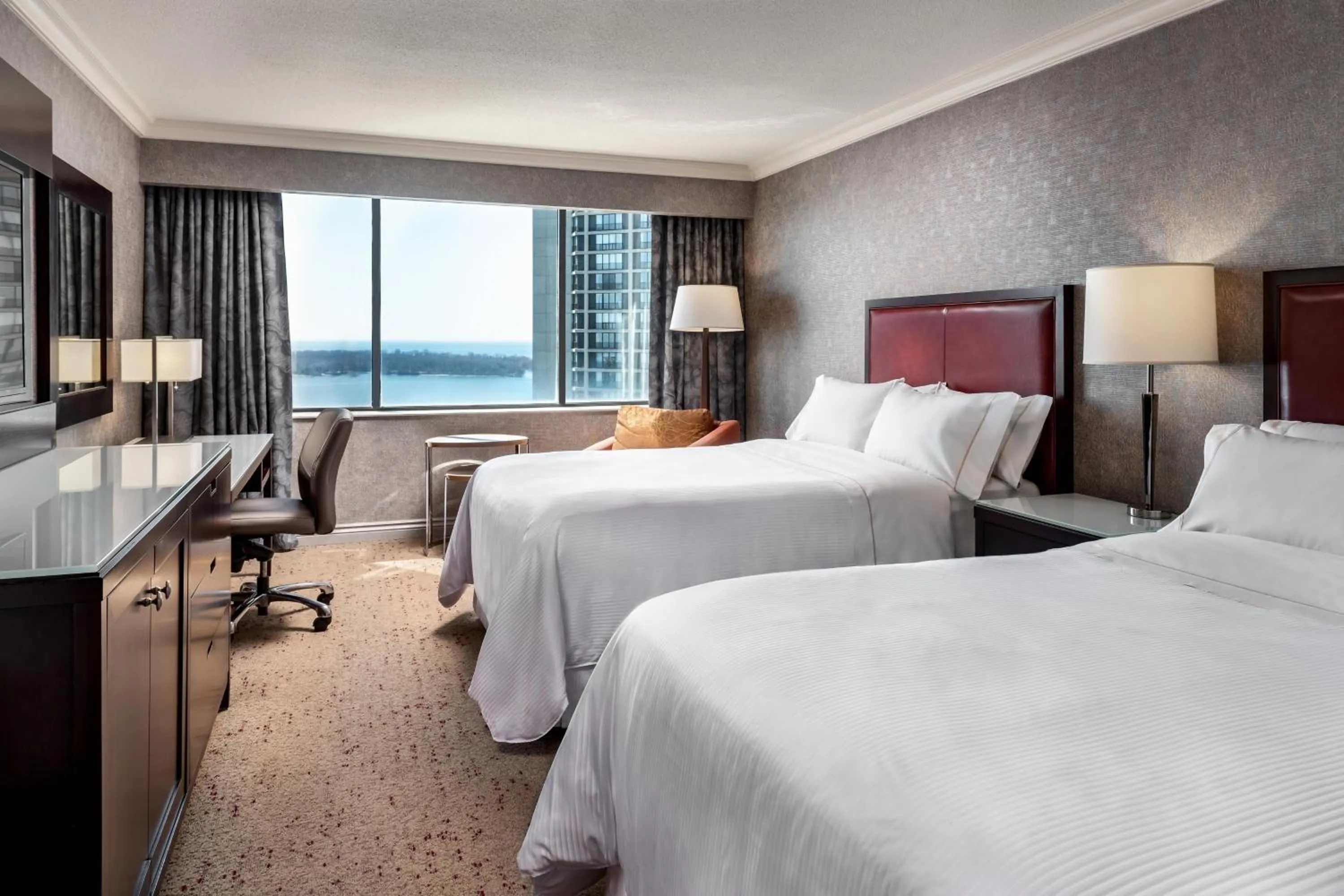 Photo of the whole room, Bed in The Westin Harbour Castle, Toronto