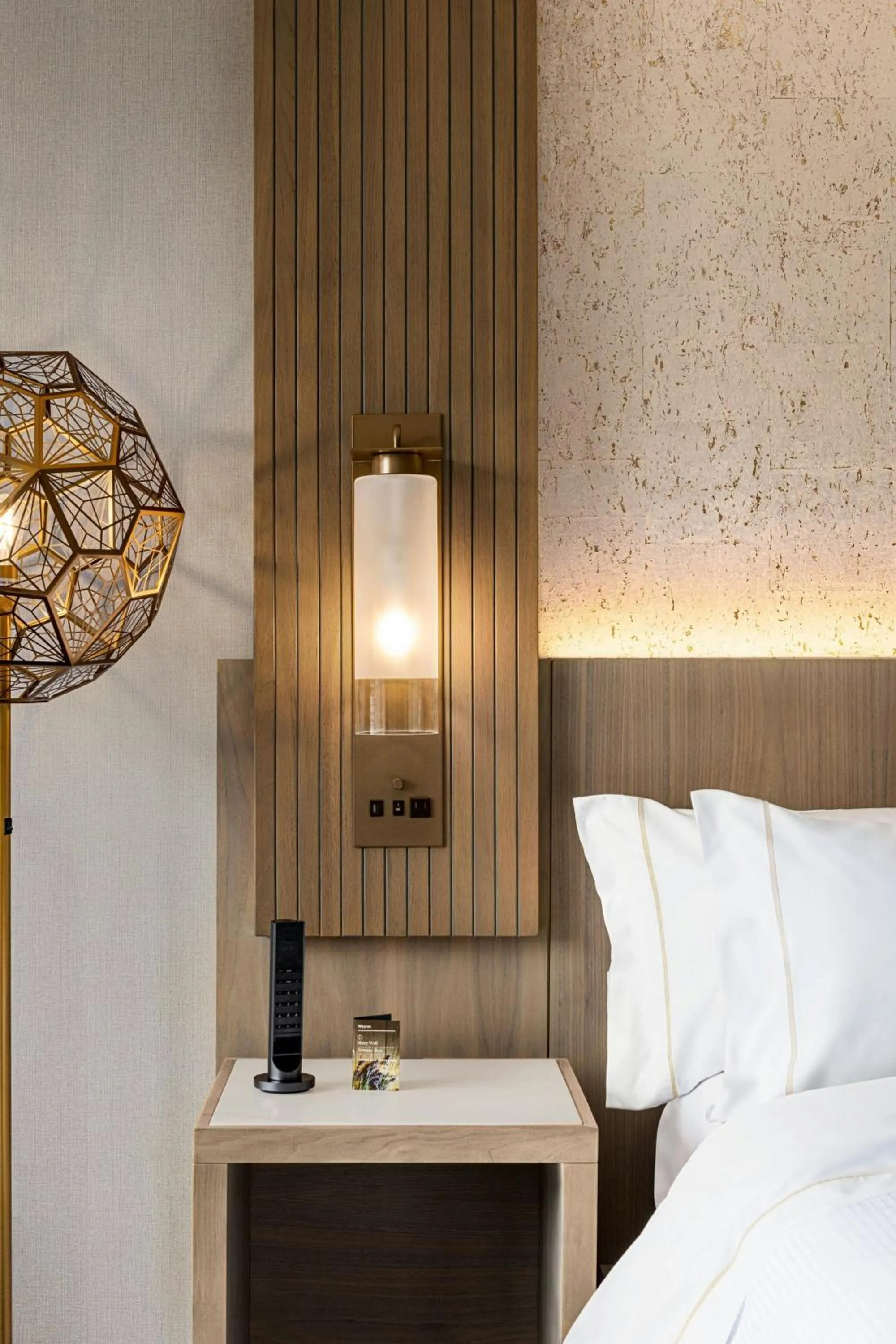 Photo of the whole room, Bed in The Westin Harbour Castle, Toronto