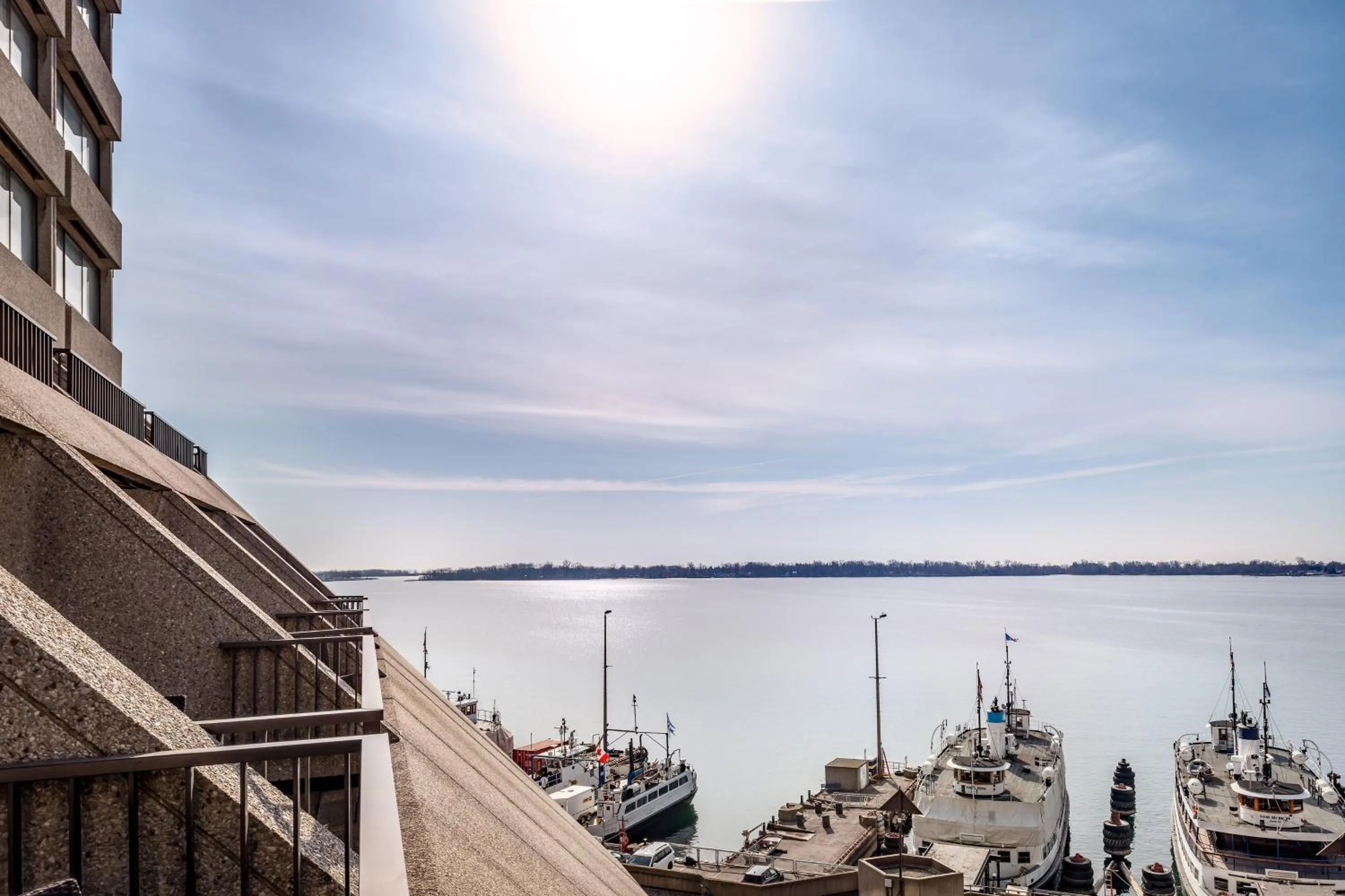 Photo of the whole room in The Westin Harbour Castle, Toronto