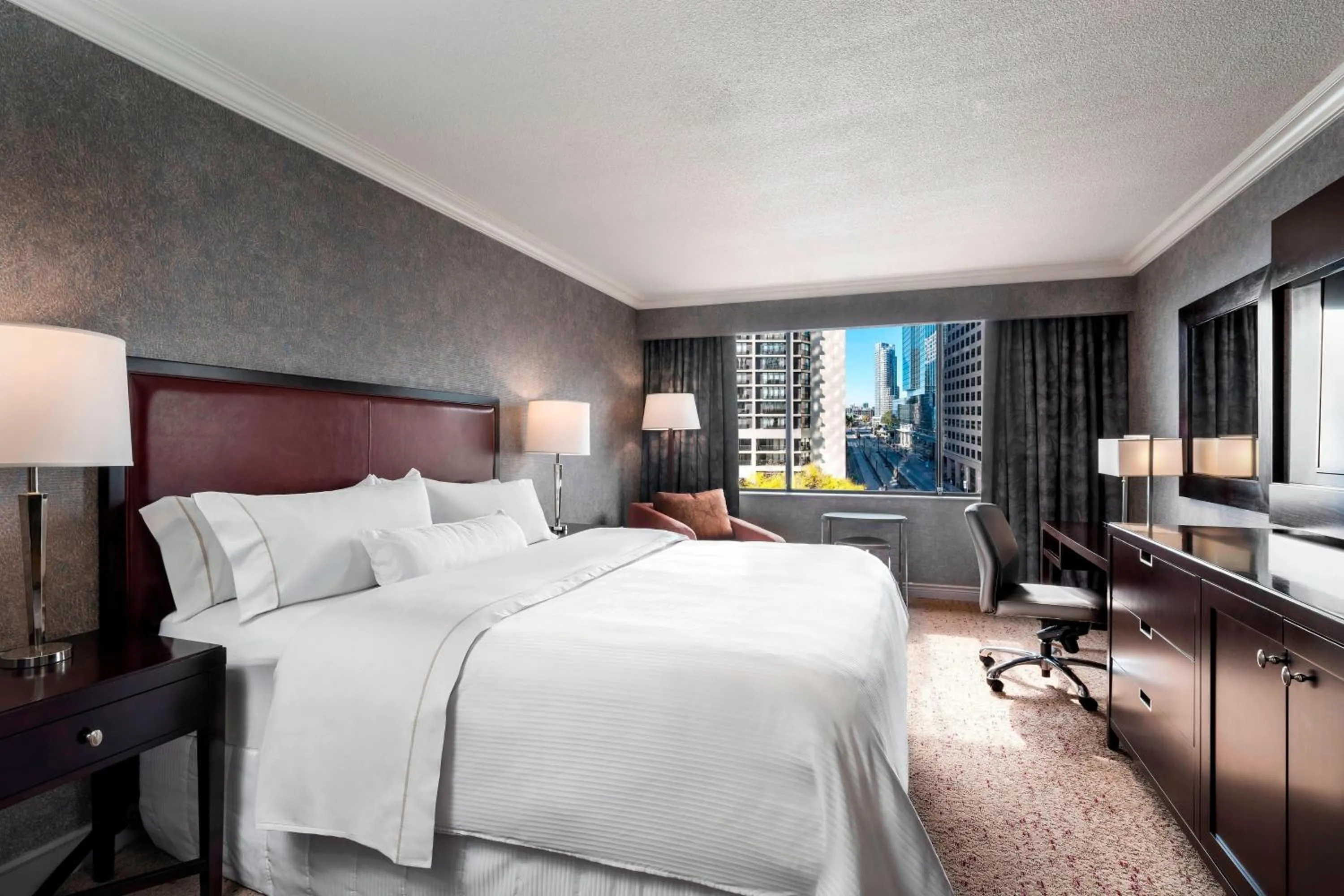 Photo of the whole room, Bed in The Westin Harbour Castle, Toronto