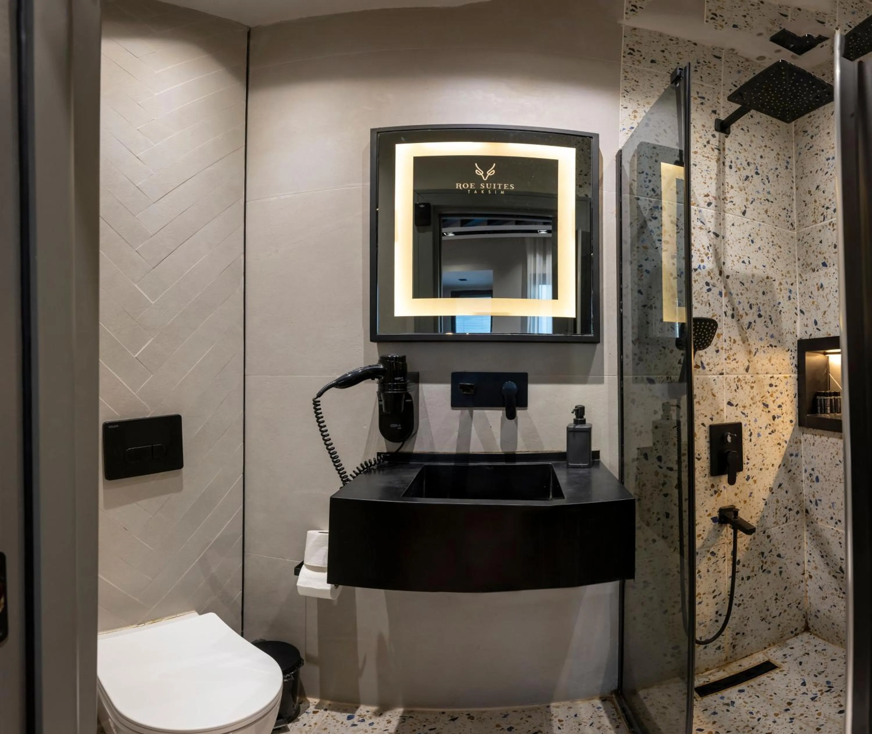 Shower in Roe Suite Hotel - TAKSIM