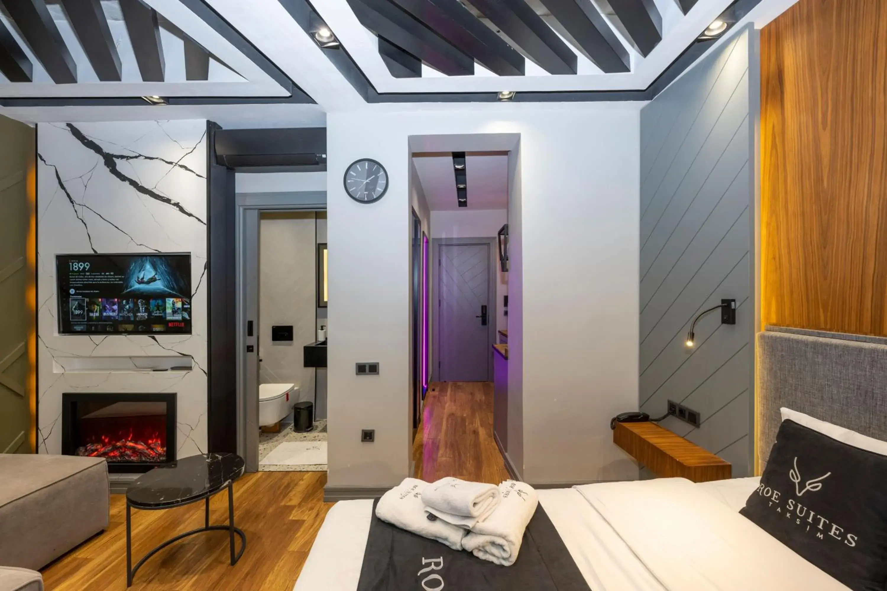 Studio with Balcony in Roe Suite Hotel - TAKSIM Studio with Balcony in Roe Suite Hotel - TAKSIM