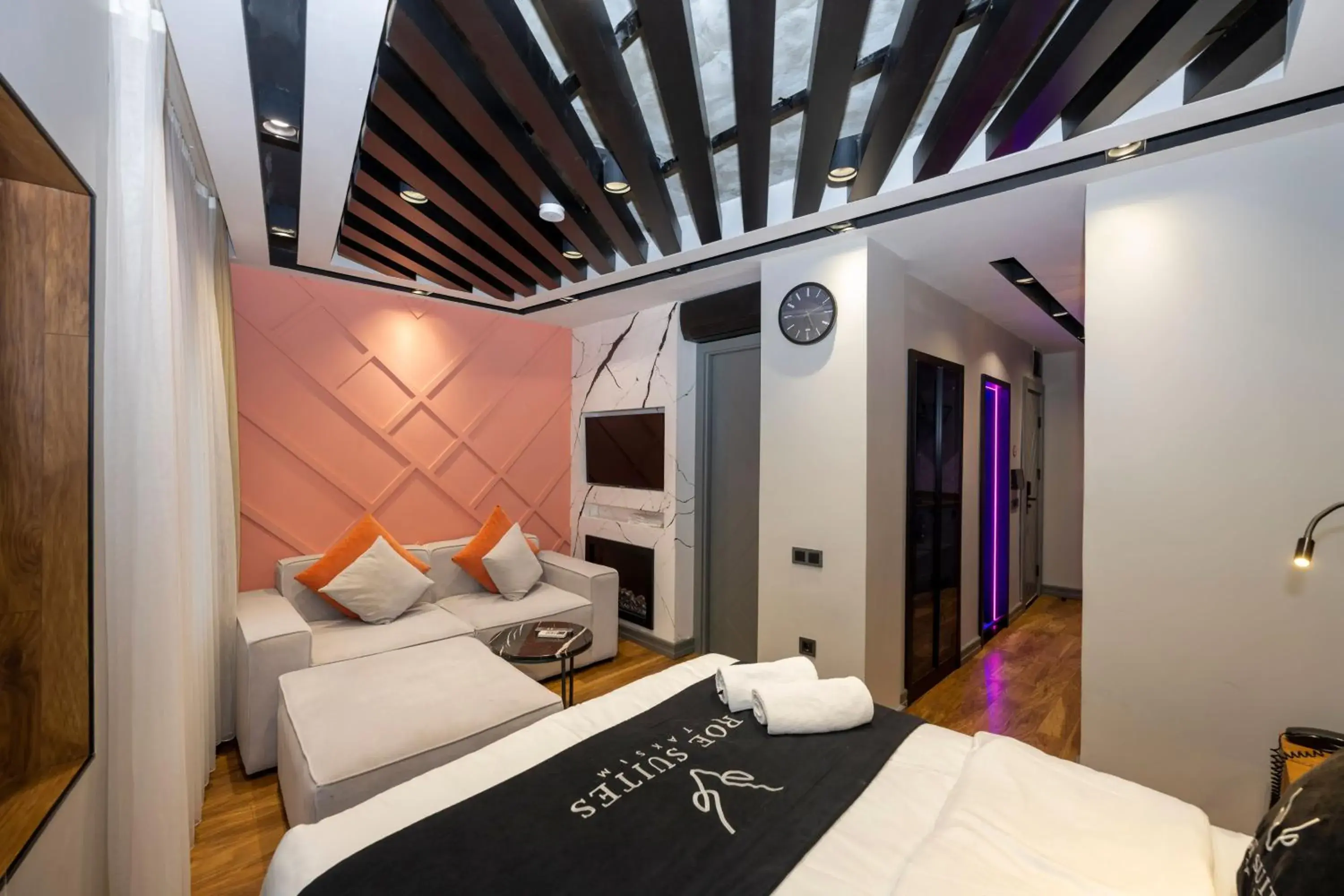 Deluxe Suite in Roe Suite Hotel - TAKSIM Deluxe Suite in Roe Suite Hotel - TAKSIM