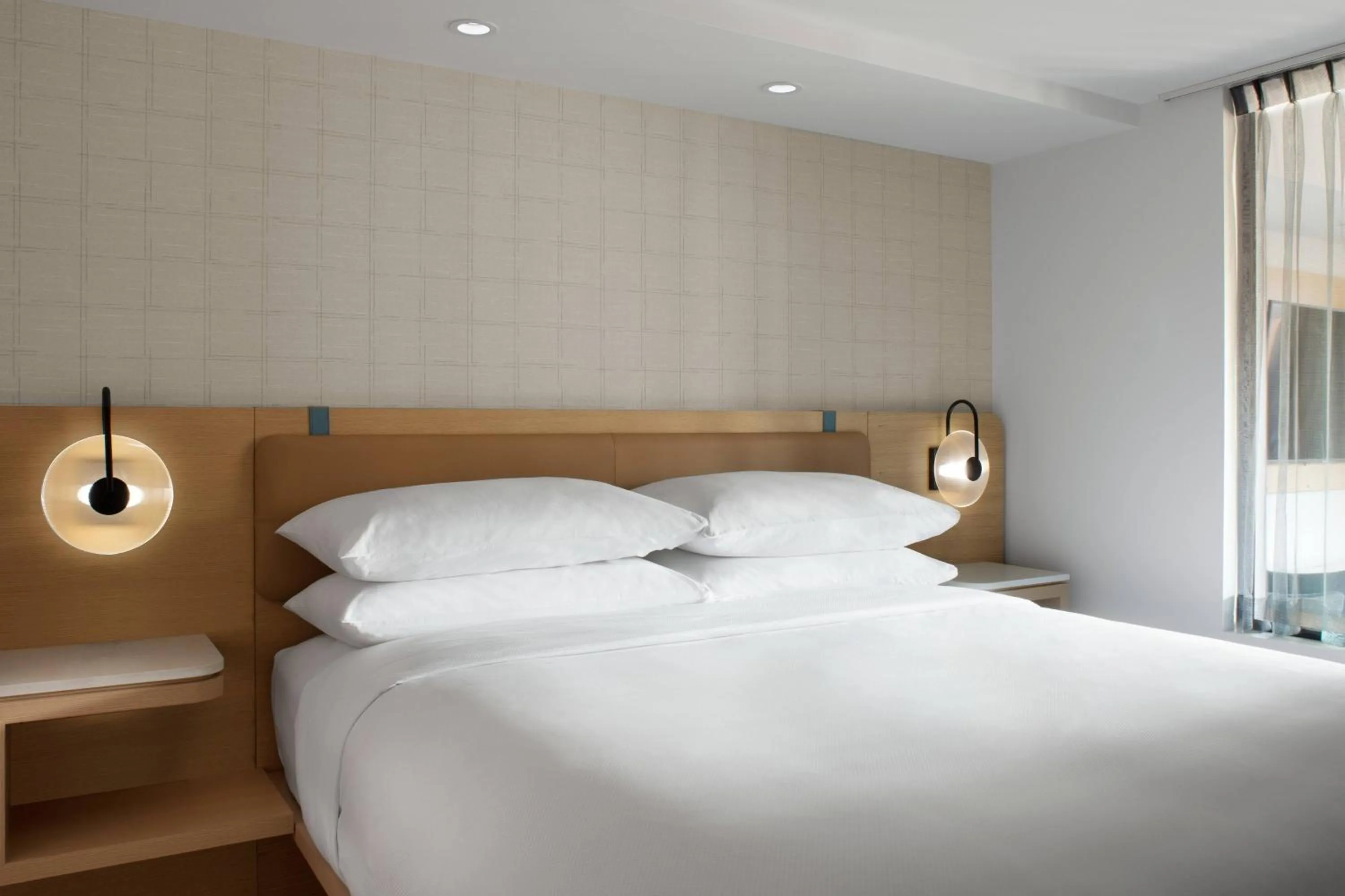Bedroom, Bed in Delta Hotels by Marriott Mont Sainte-Anne, Resort & Convention Center