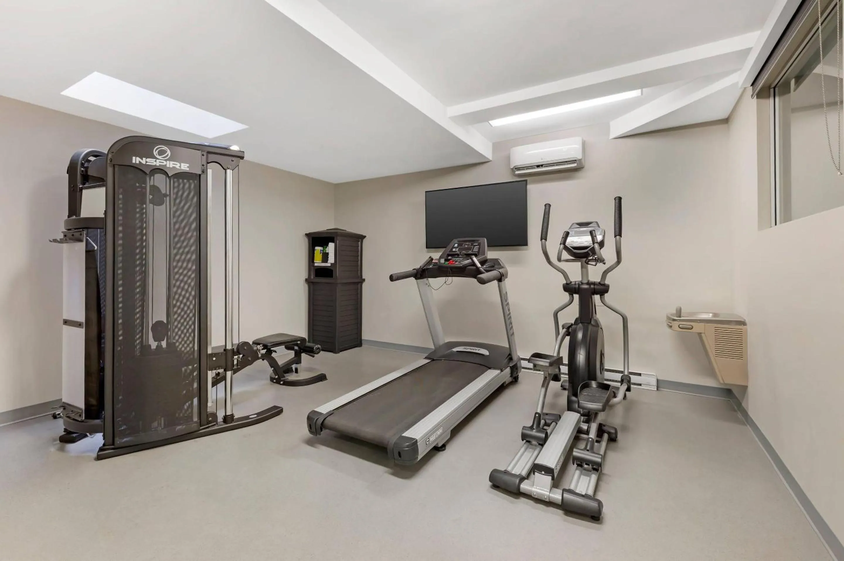 Fitness centre/facilities in Quality Inn Centre-Ville