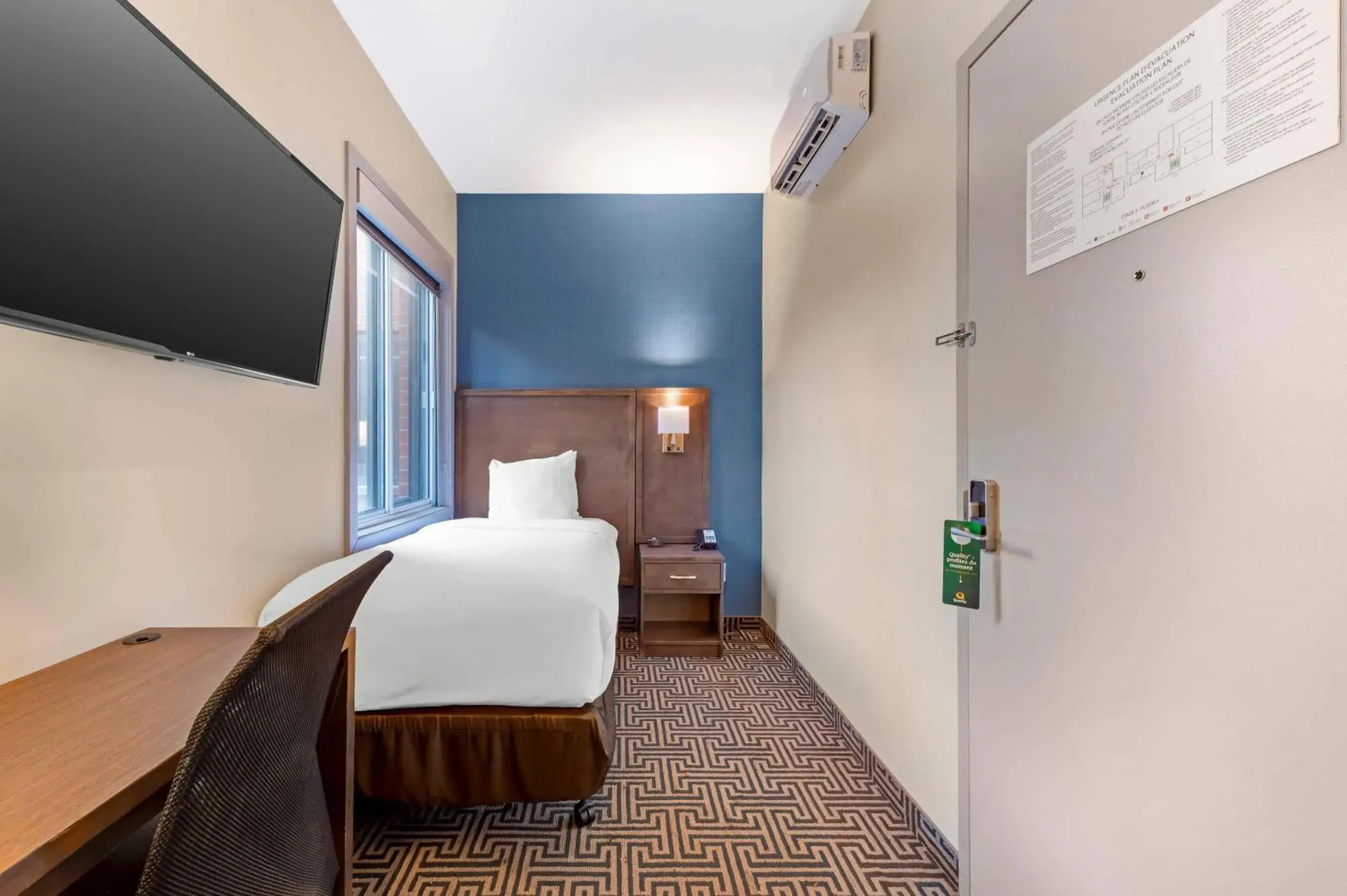 Standard Single Room - Non-Smoking in Quality Inn Centre-Ville Standard Single Room - Non-Smoking in Quality Inn Centre-Ville