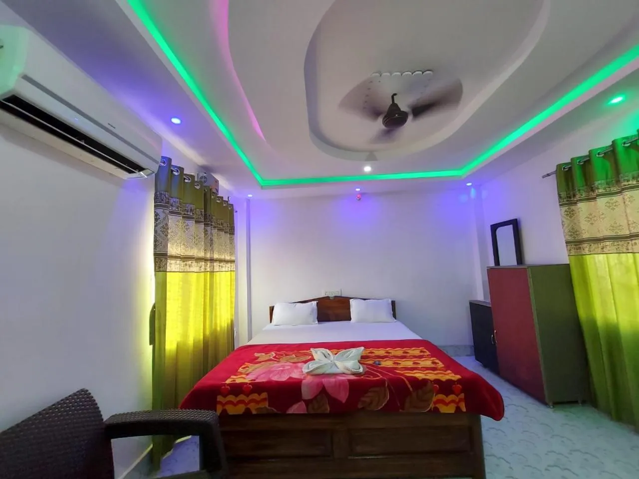 Bed in Swastik Resort Tajpur