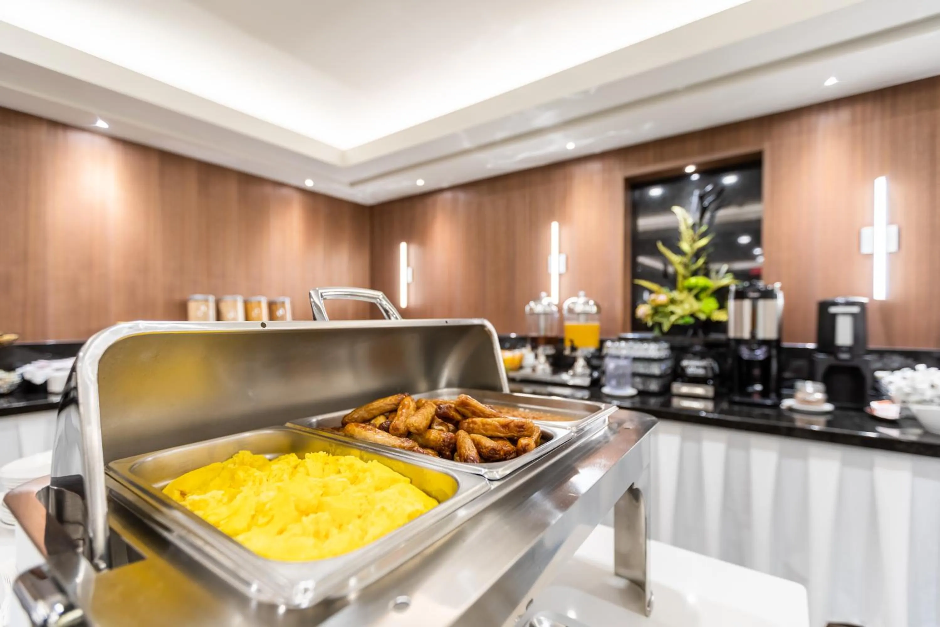 Continental breakfast in Hôtel WelcomInns