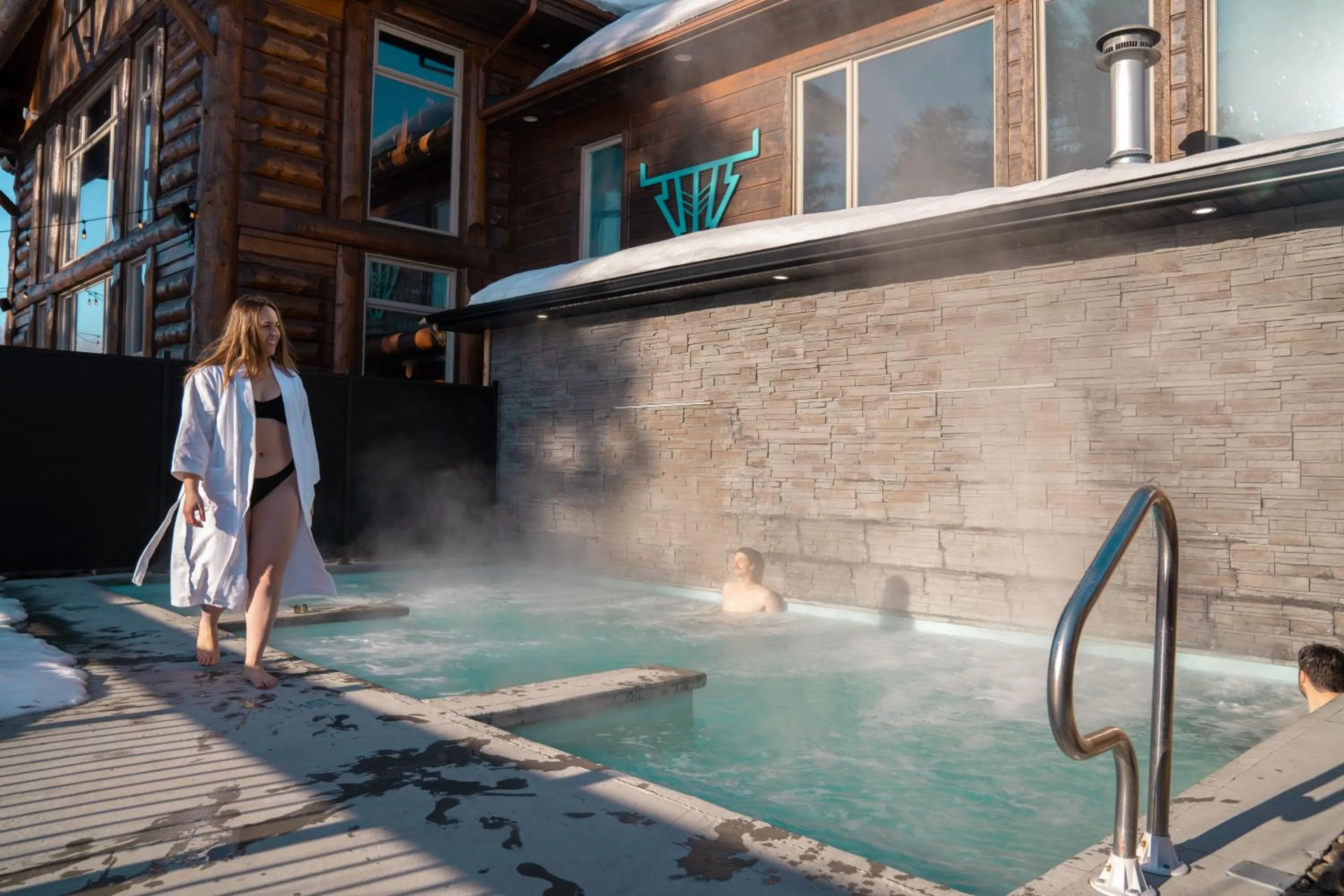 Swimming pool in Auberge du Lac Taureau et Condos