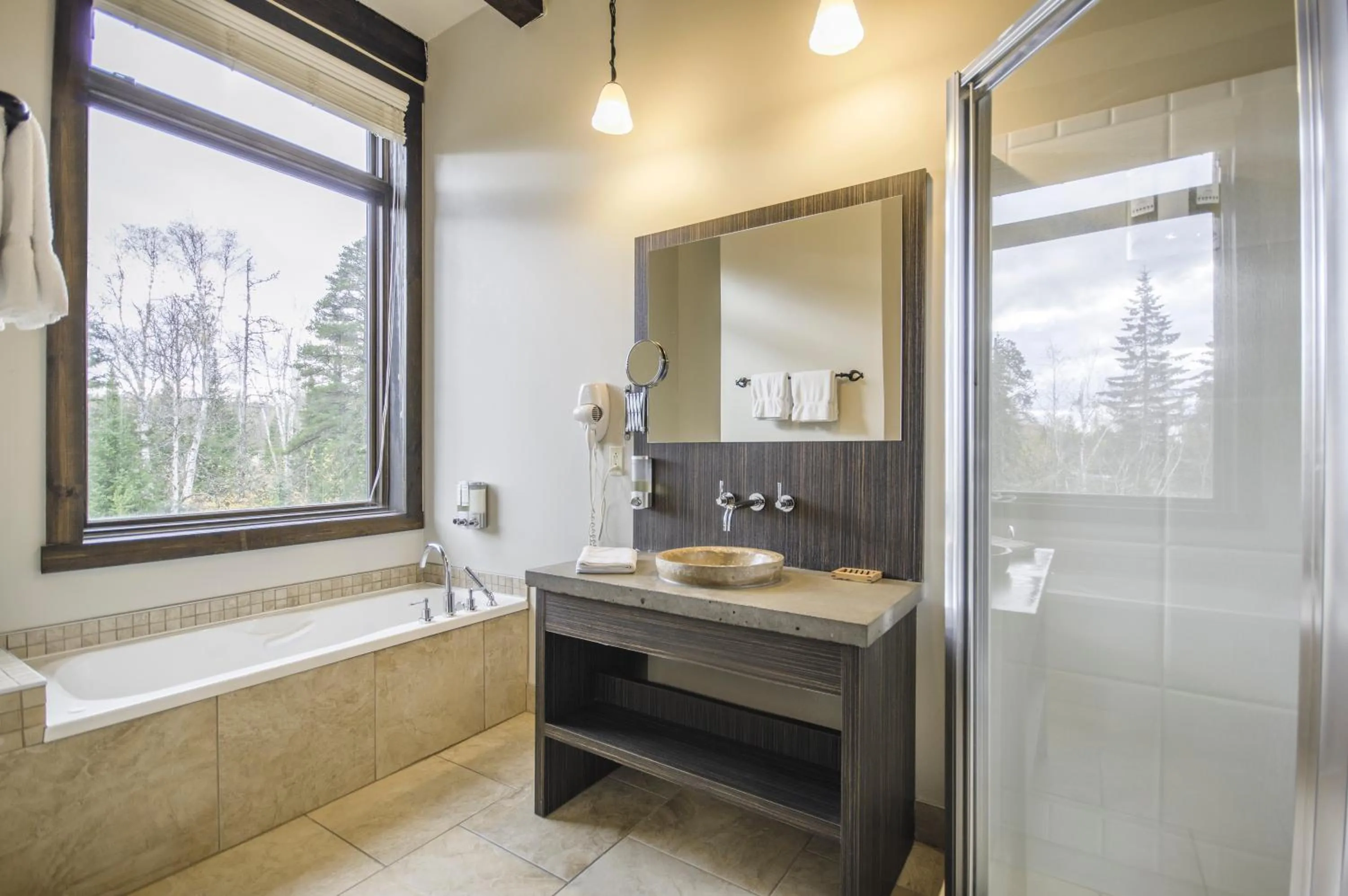 Auberge du Lac Taureau et Condos