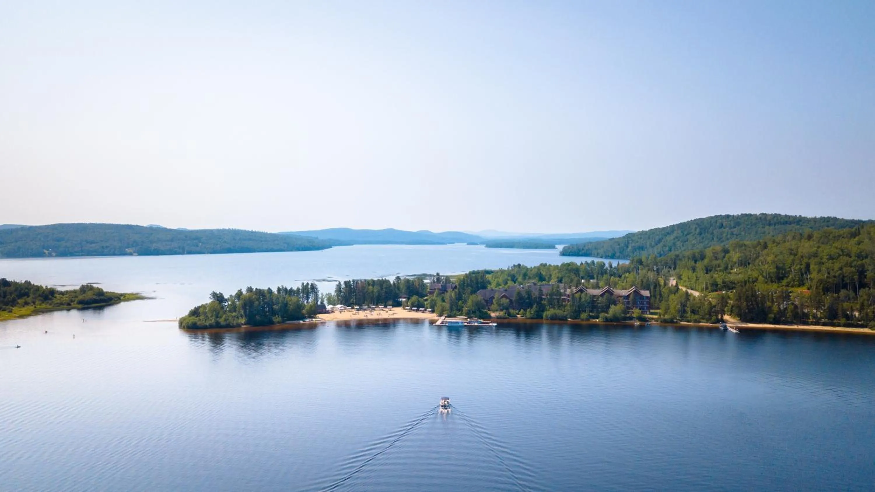 Bird's eye view in Auberge du Lac Taureau et Condos