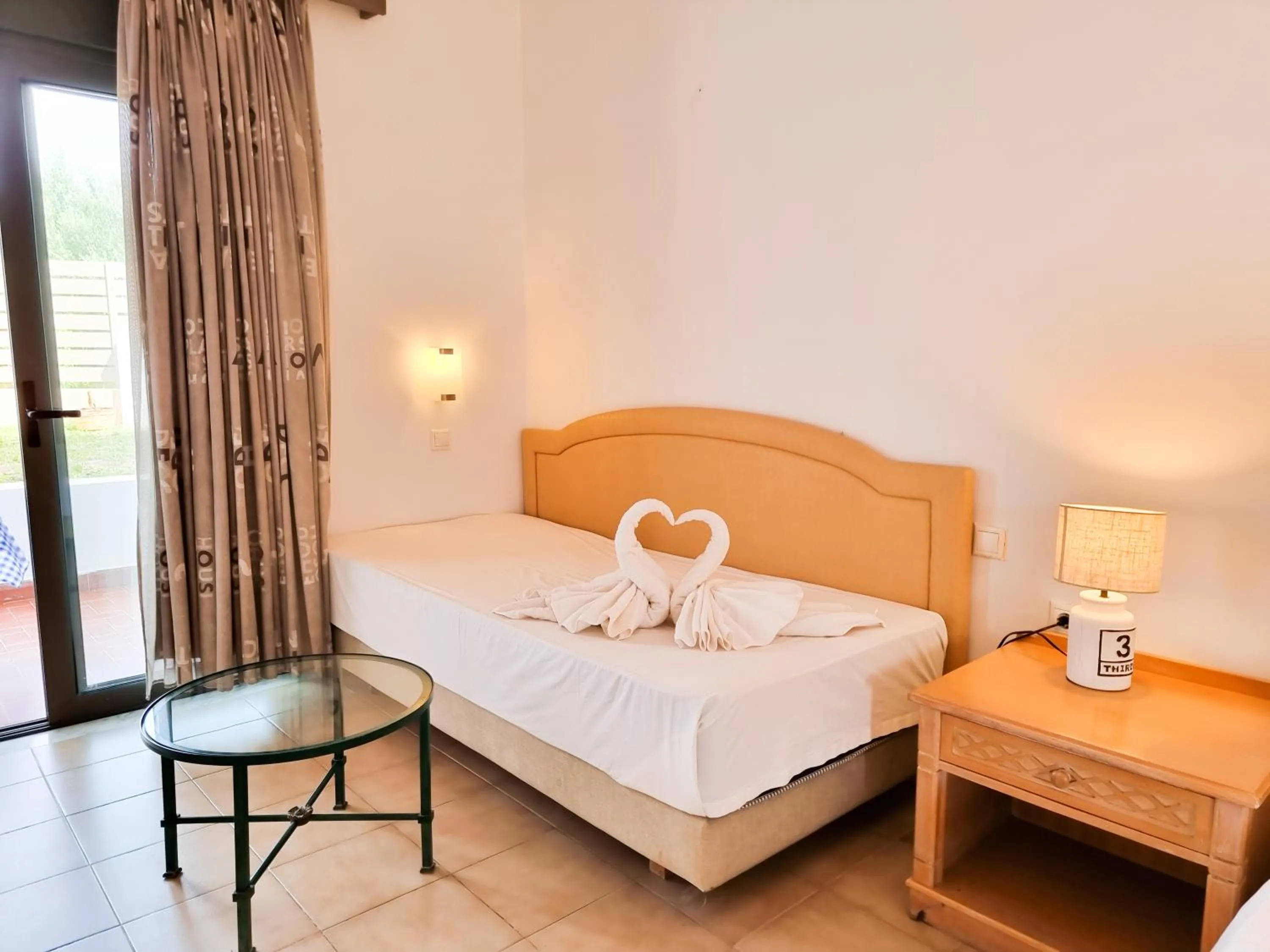 Bed in Penélope Hotel