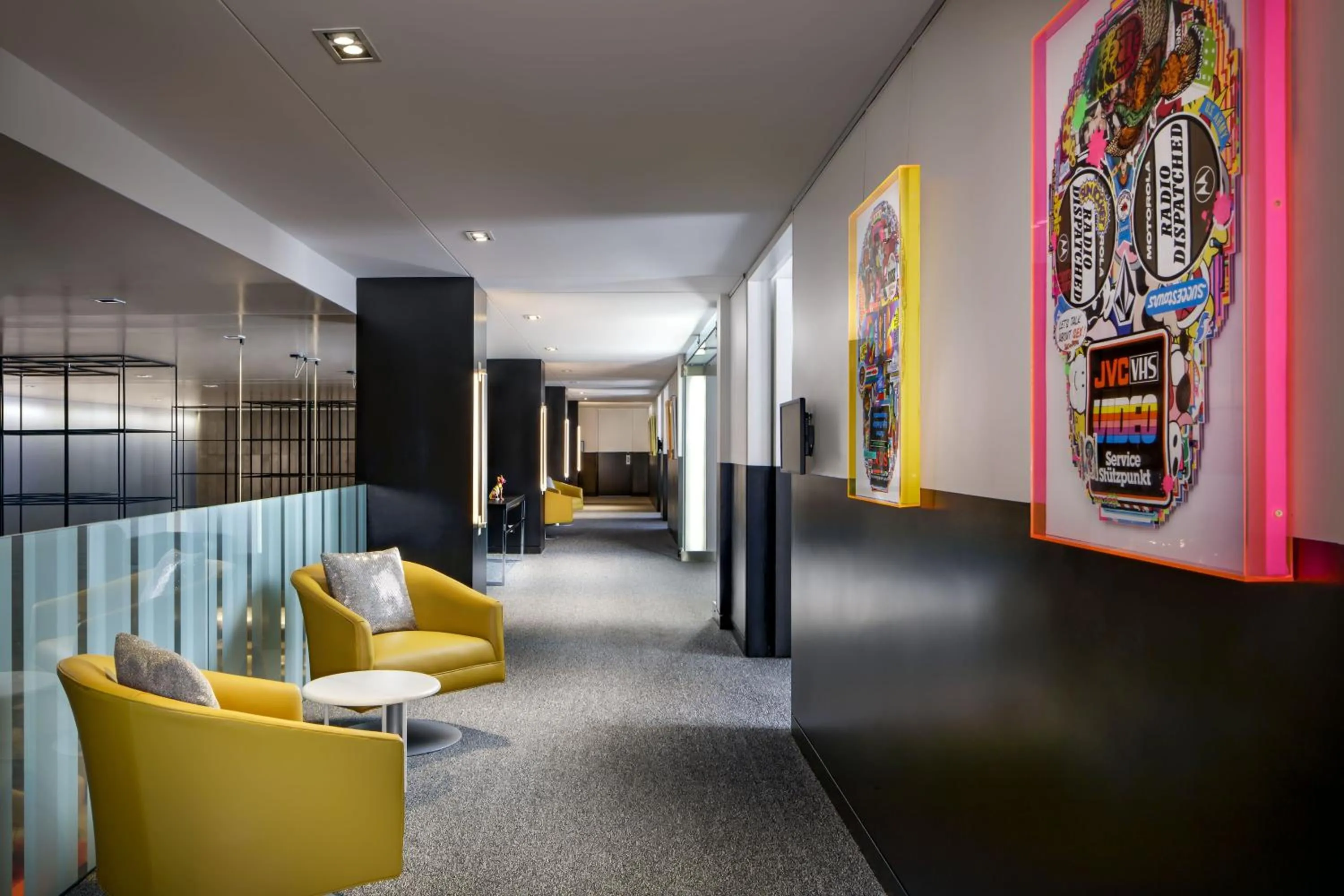 Meeting/conference room in W Montreal