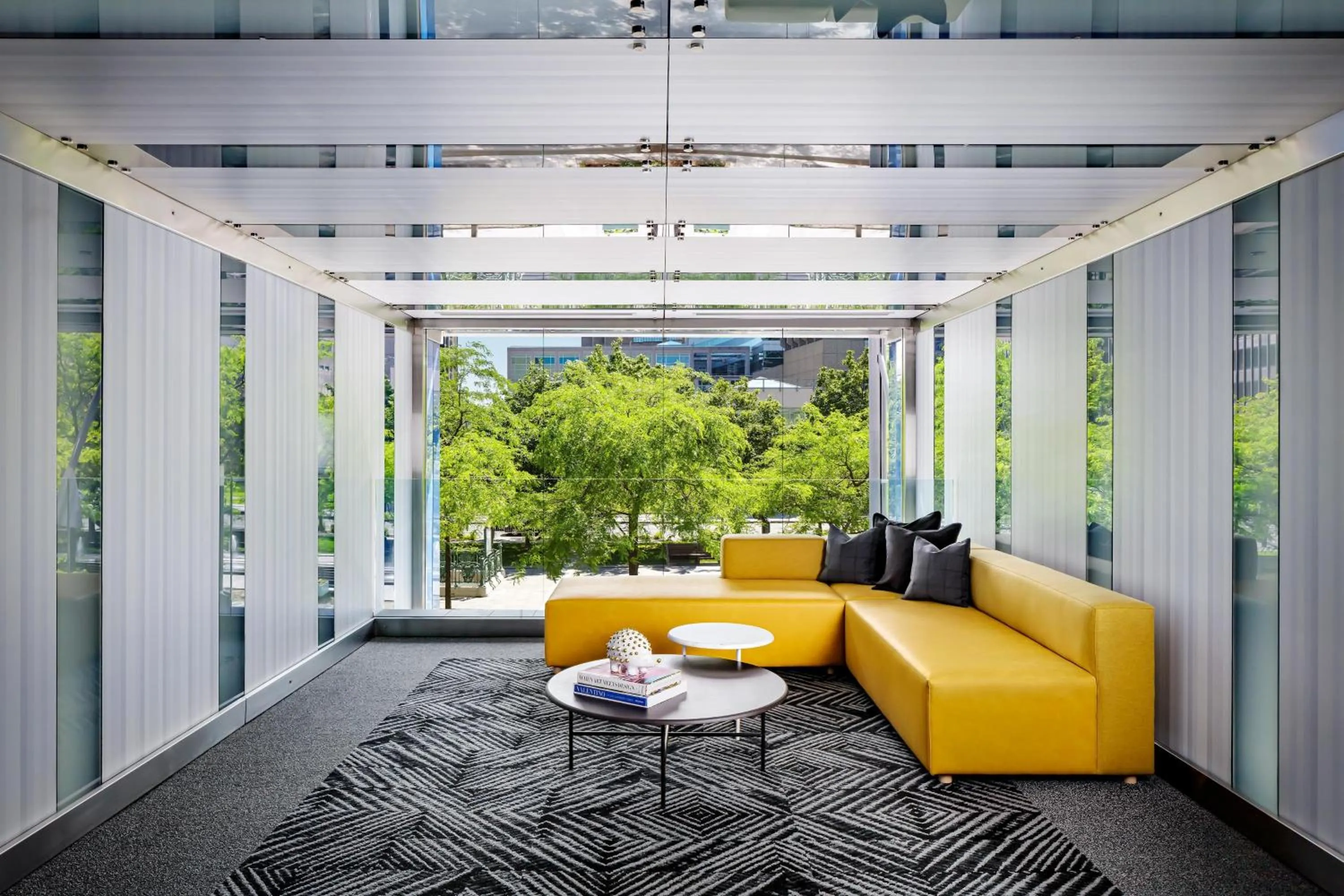 Meeting/conference room in W Montreal