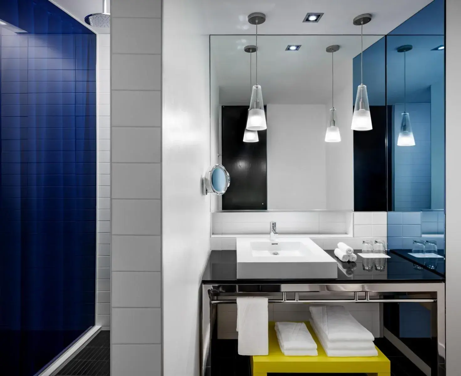 Spectacular, Guest room, 1 King, Park view in W Montreal Spectacular, Guest room, 1 King, Park view in W Montreal