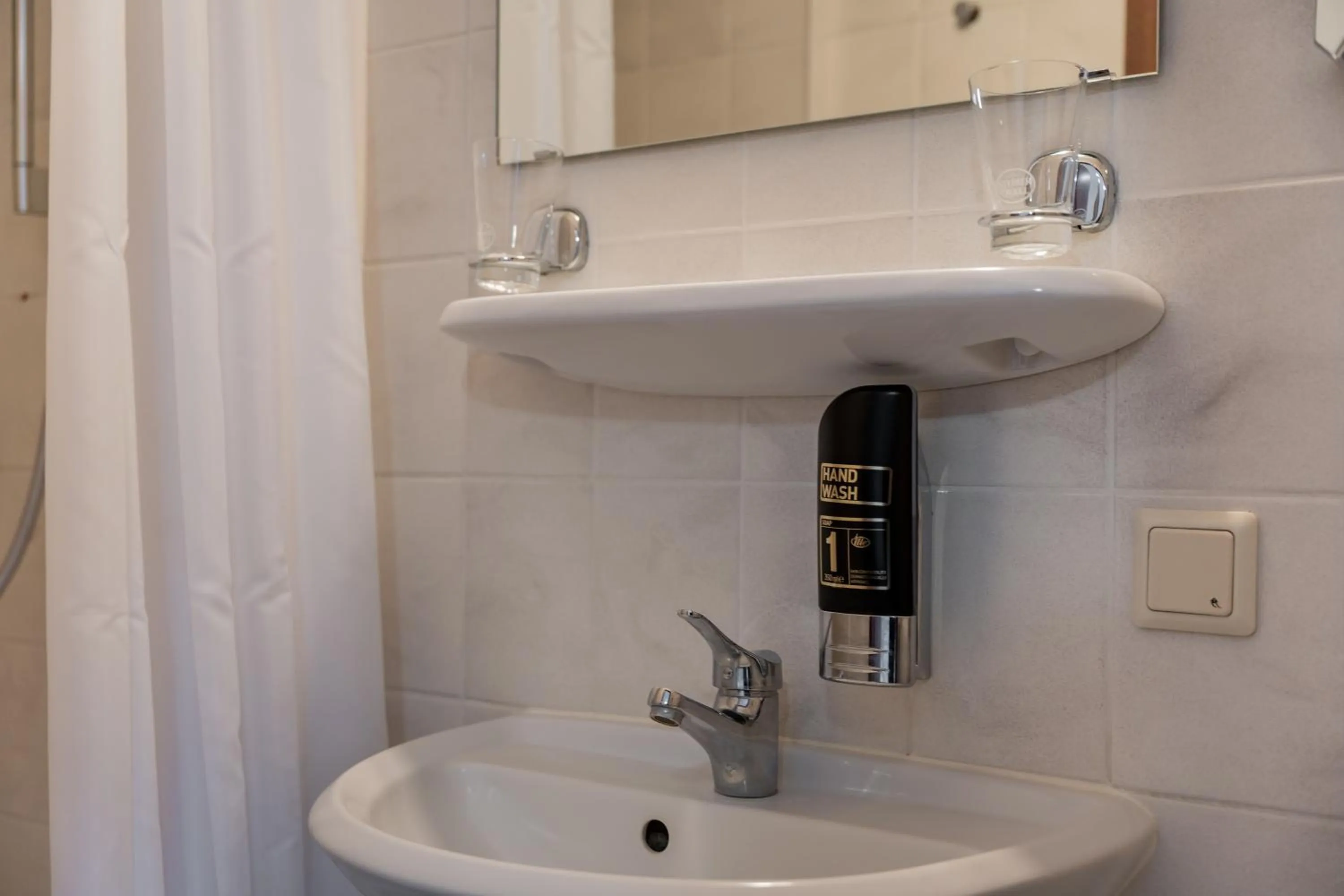 Bathroom in Hotel Dori´s 108