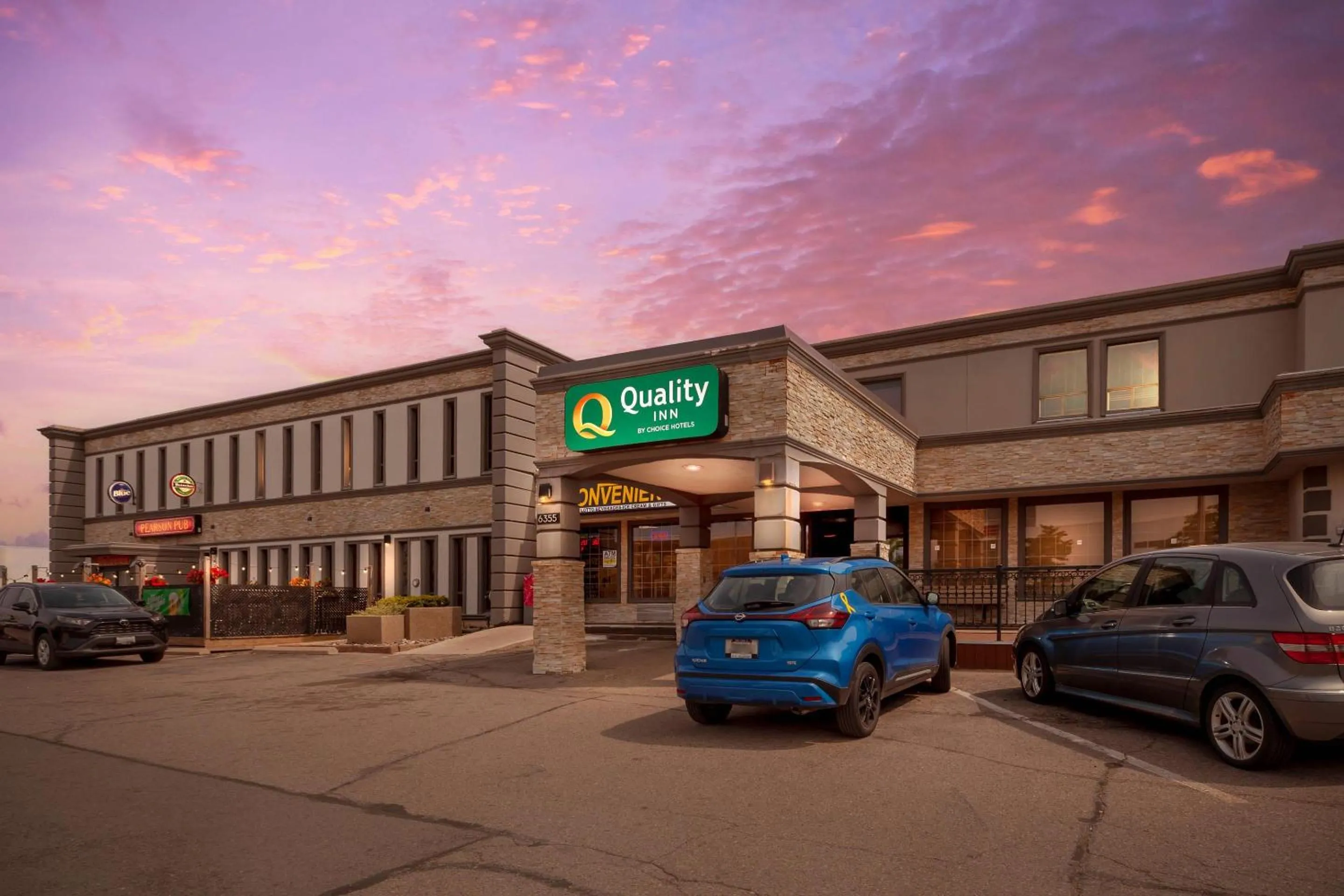 Property building in Quality Inn Toronto Airport
