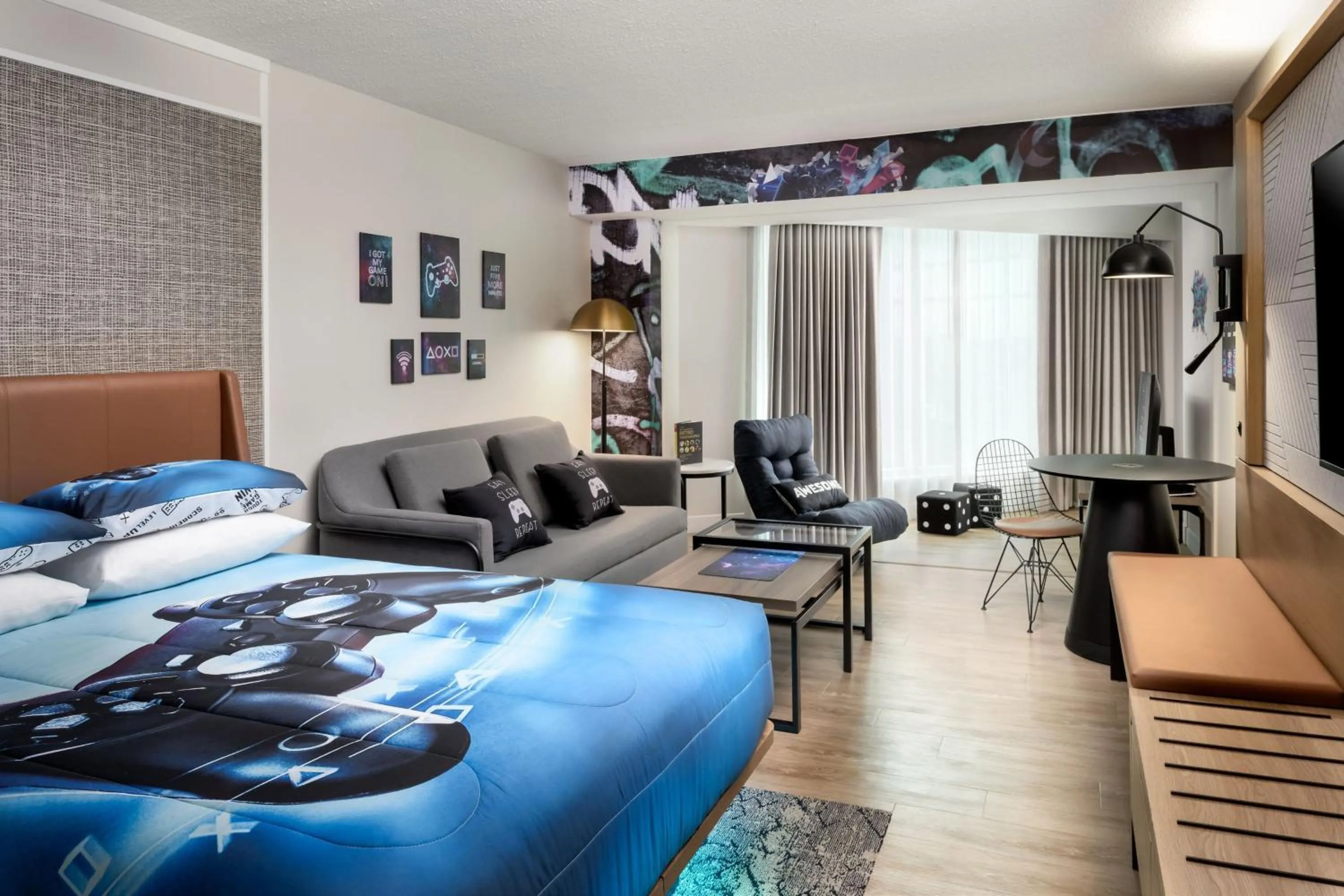 Bedroom, Bed in Sheraton Gateway Hotel in Toronto International Airport