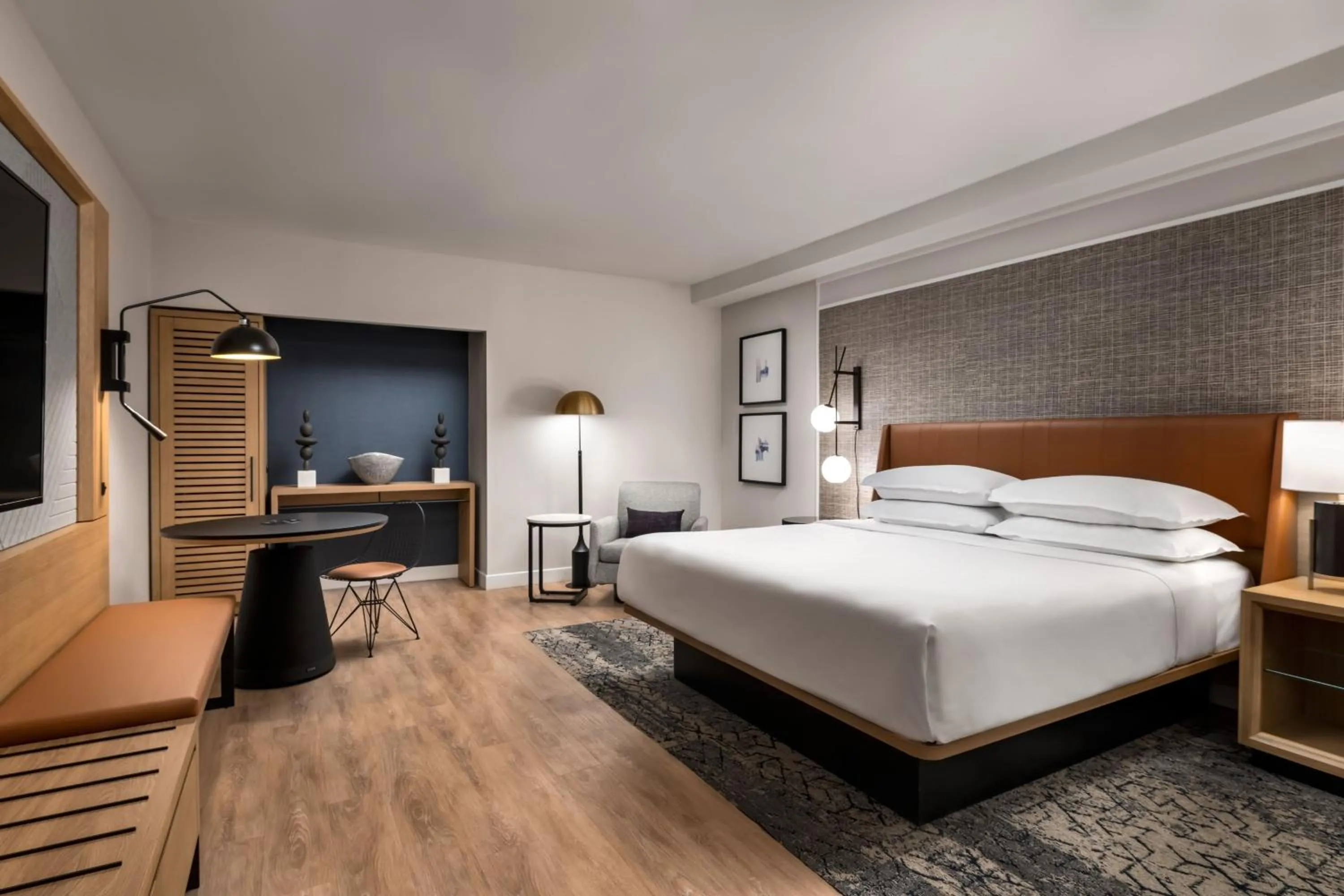 Bedroom, Bed in Sheraton Gateway Hotel in Toronto International Airport