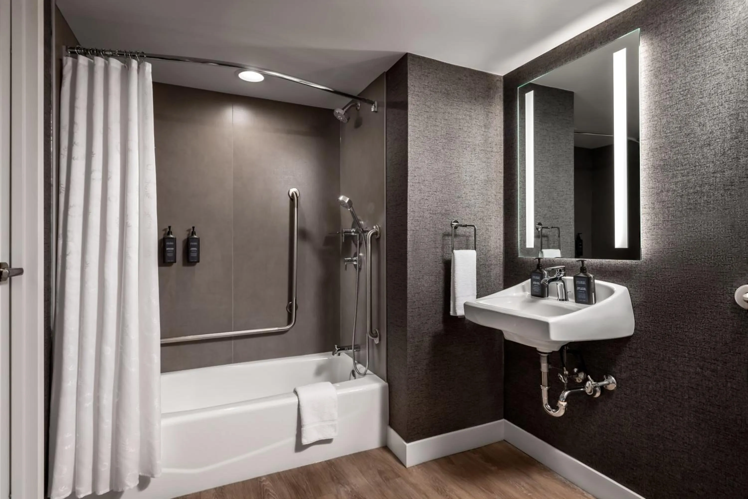 Bathroom in Sheraton Gateway Hotel in Toronto International Airport