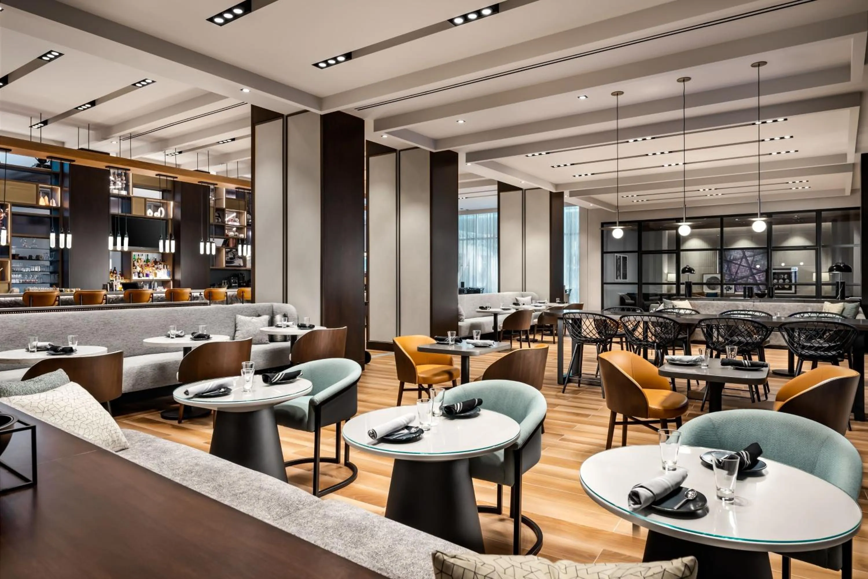 Restaurant/places to eat in Sheraton Gateway Hotel in Toronto International Airport