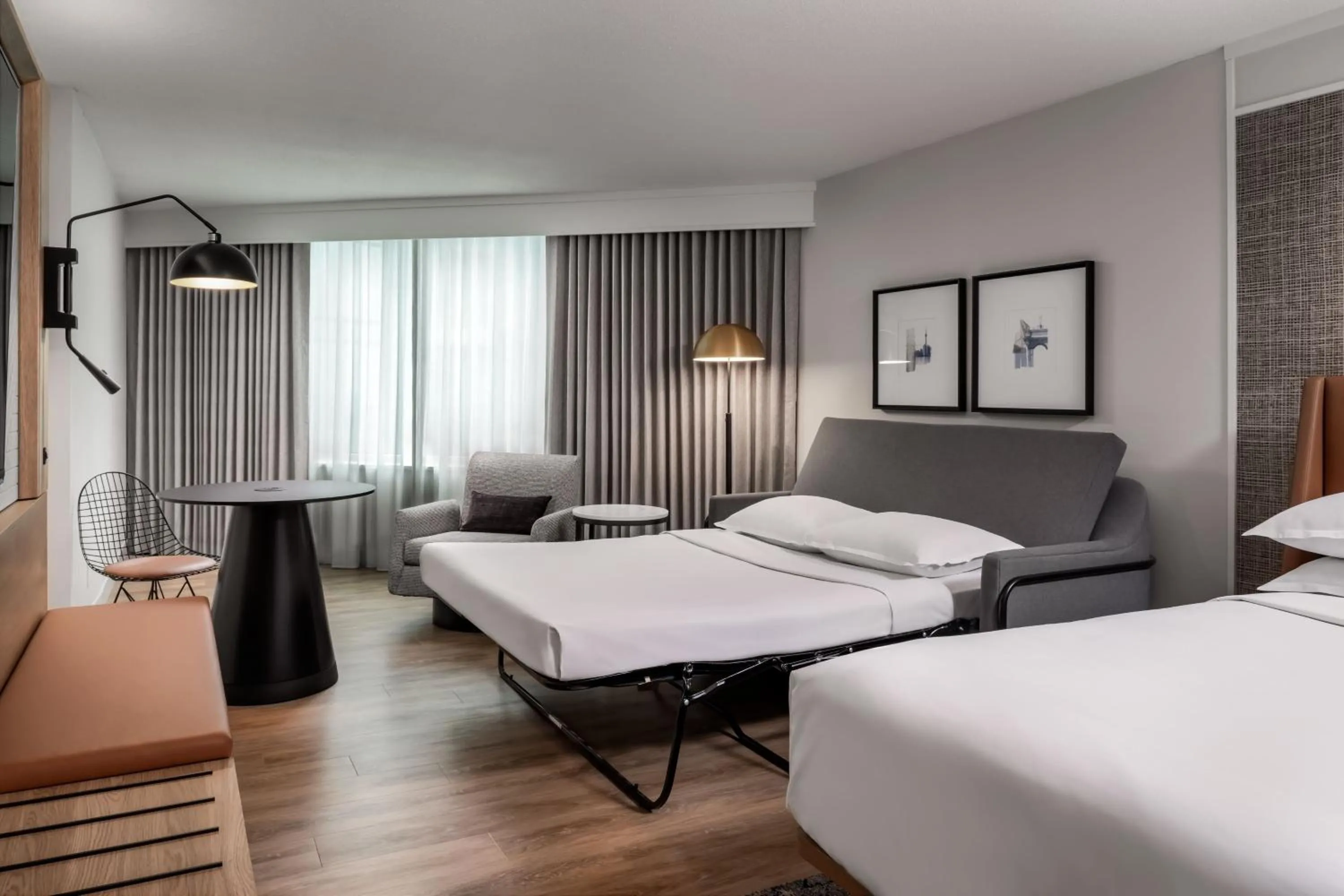 Bedroom, Bed in Sheraton Gateway Hotel in Toronto International Airport